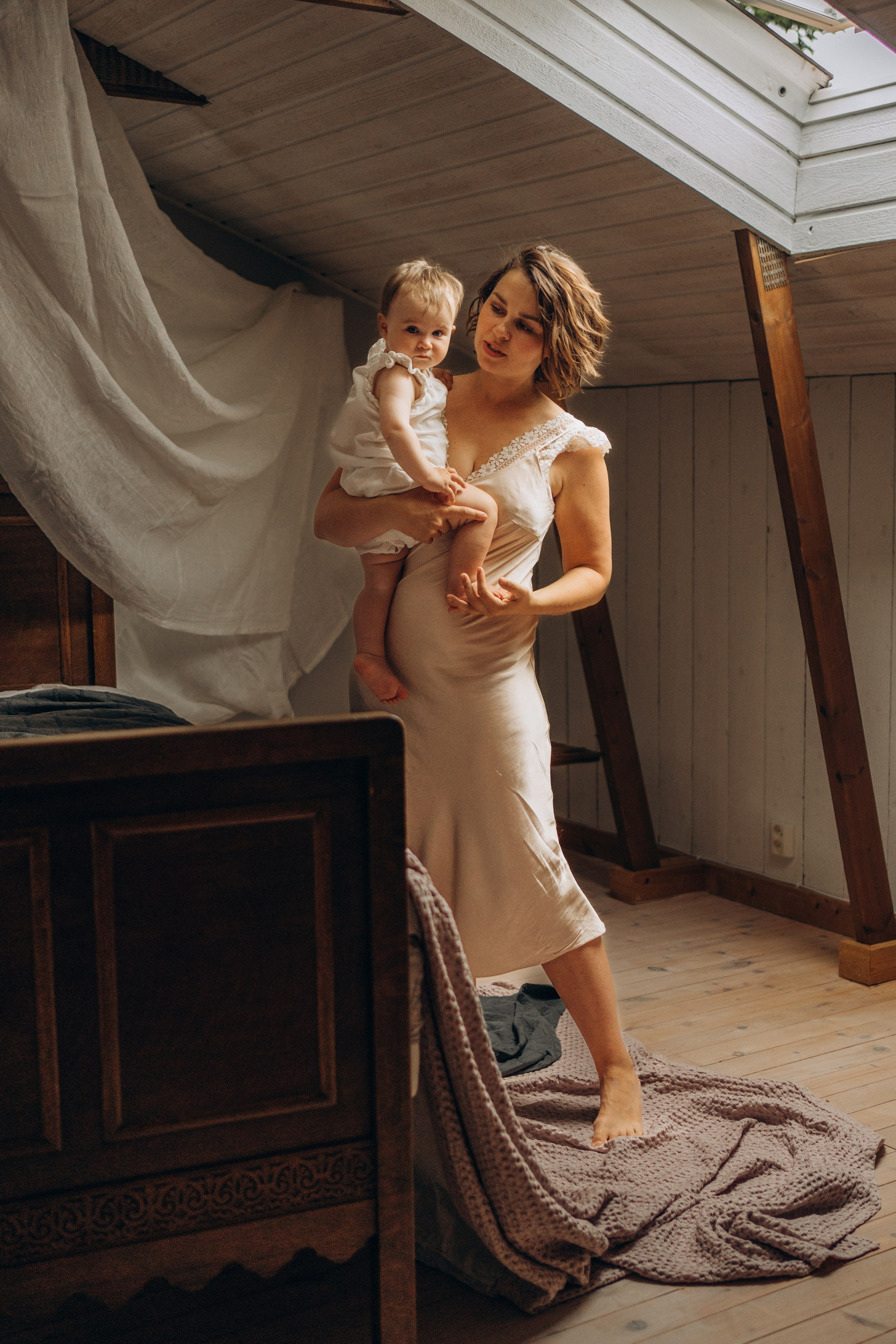 Julia & Grace. Family photographer in Helsinki, Victoria Guadagno