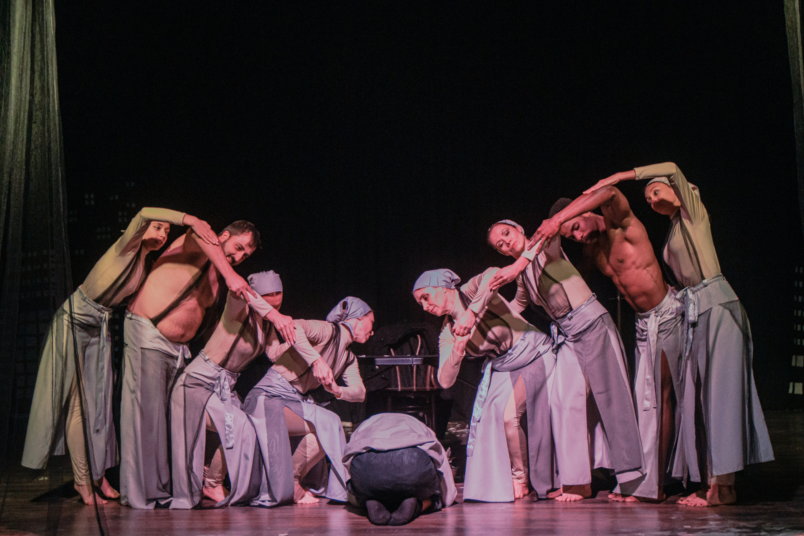 Fotografía reportaje tomada durante la actuación de los actores.