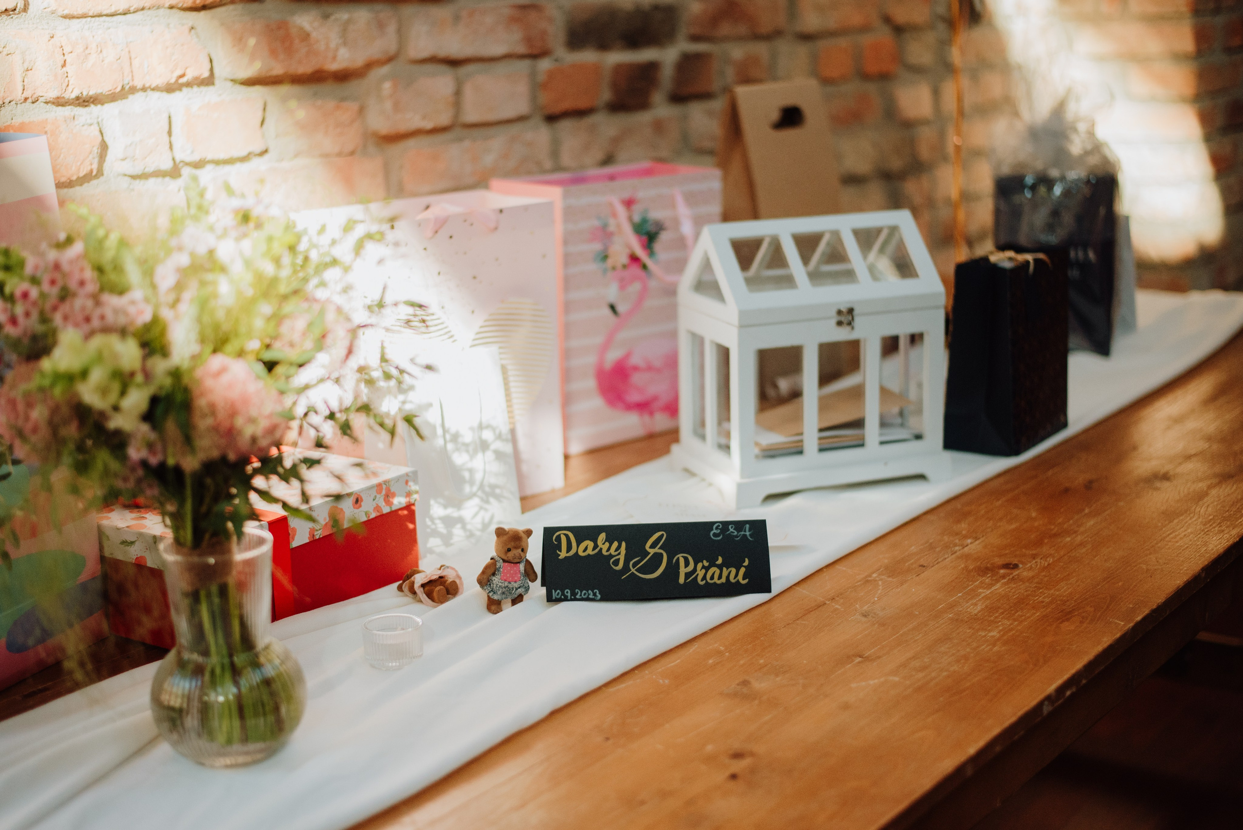 Czech and Portugal Photographer. Lifestyle, wedding and family photographer