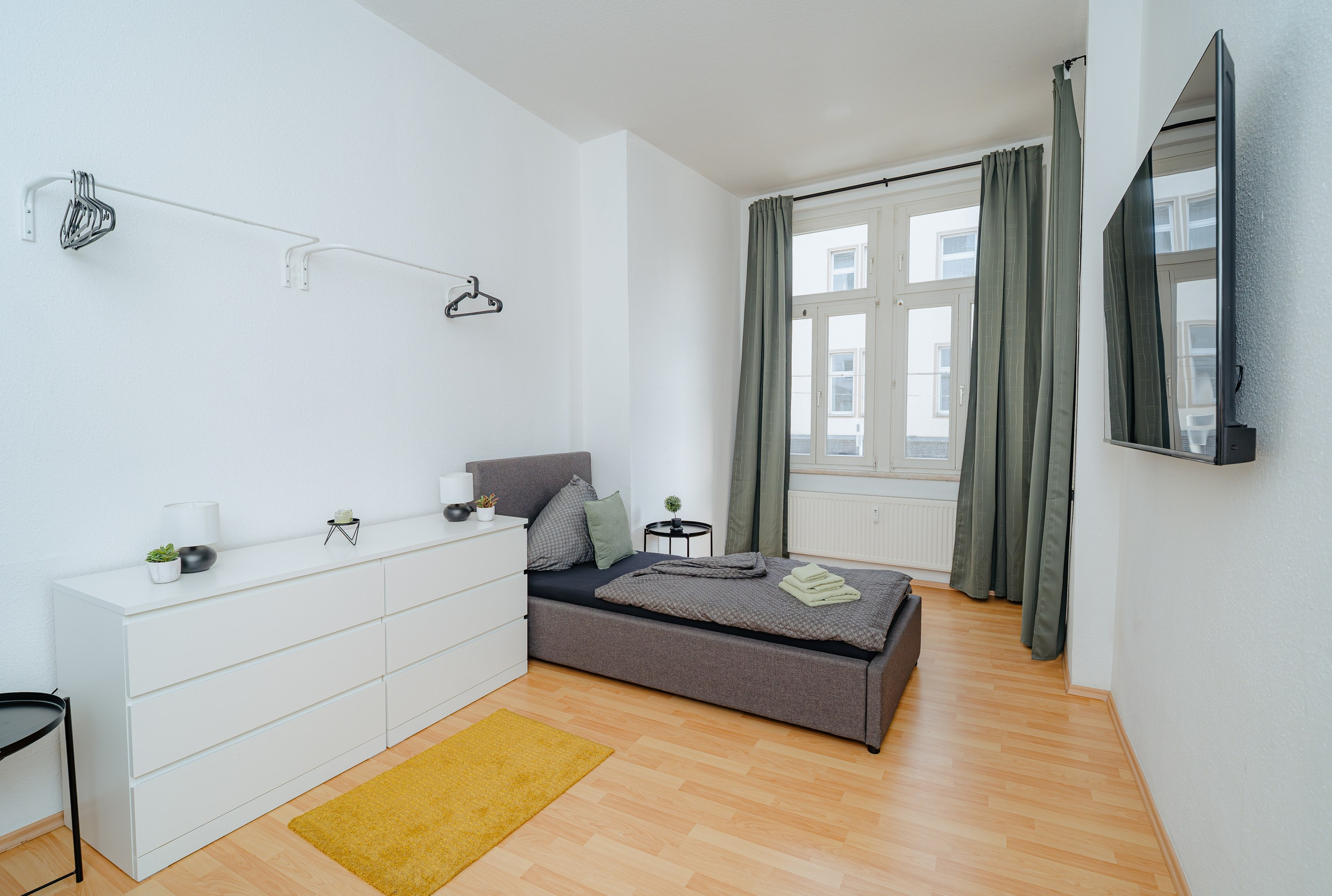 IMMOBILIEN. Main