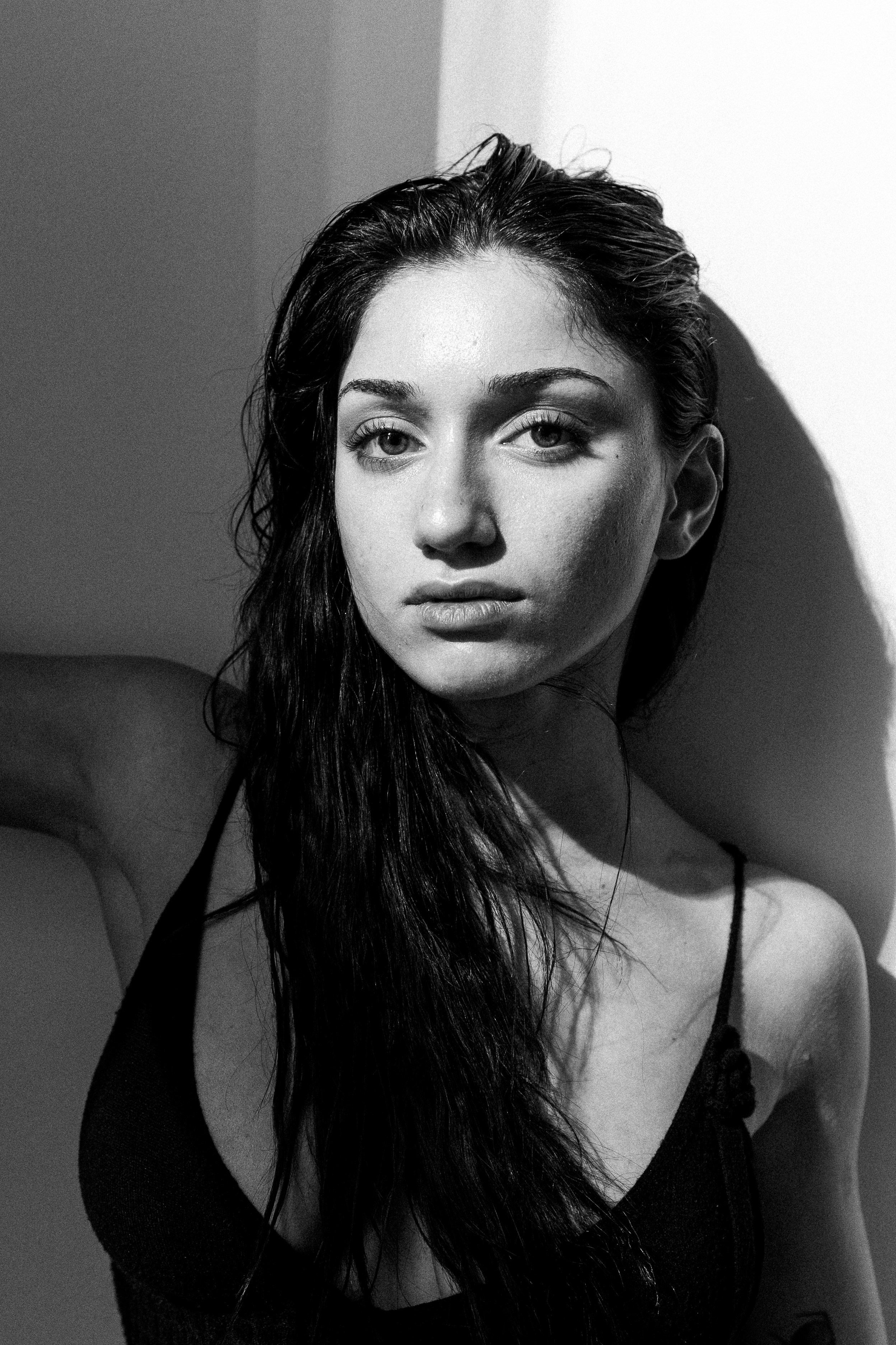 E. Rawnoir- Portrait photography by Daria Paliy.Timeless black&white portraits of women in NYC area