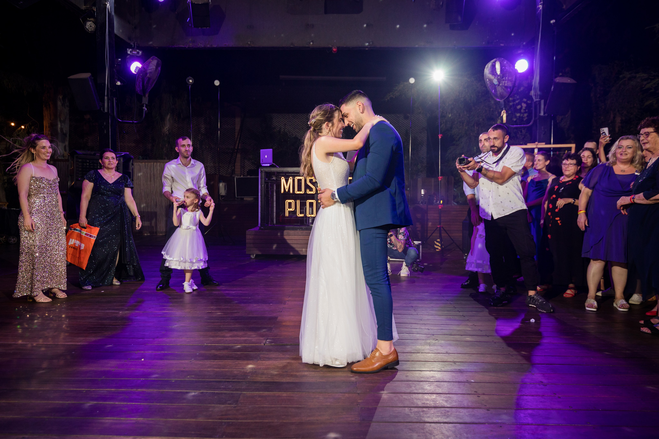 Auneg & Yarin. AMIR BUCHNIK PHOTOGRAPHER