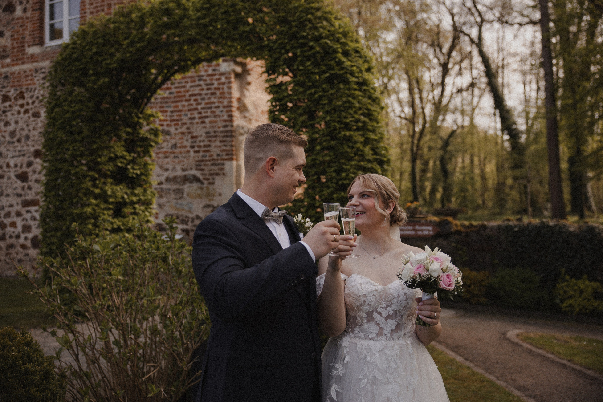 Lorena & Jan l Schloss Sythen. Hochzeitsfotografin Bochum | Halyna Reiche Fotografie NRW