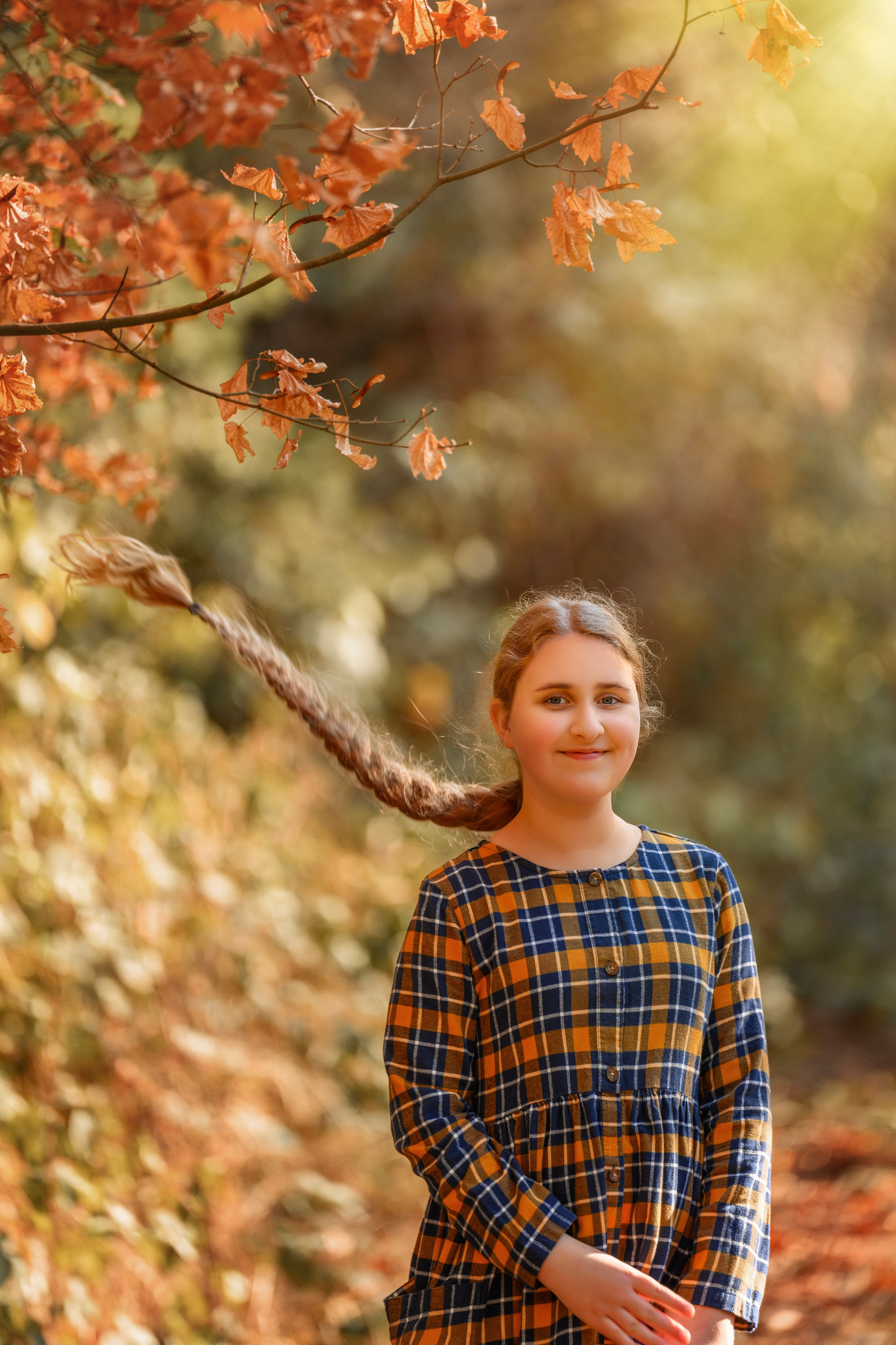 Caity in the autumn forest. Wedding & portrait photography in the Seattle Area. Helen Michelle photographer