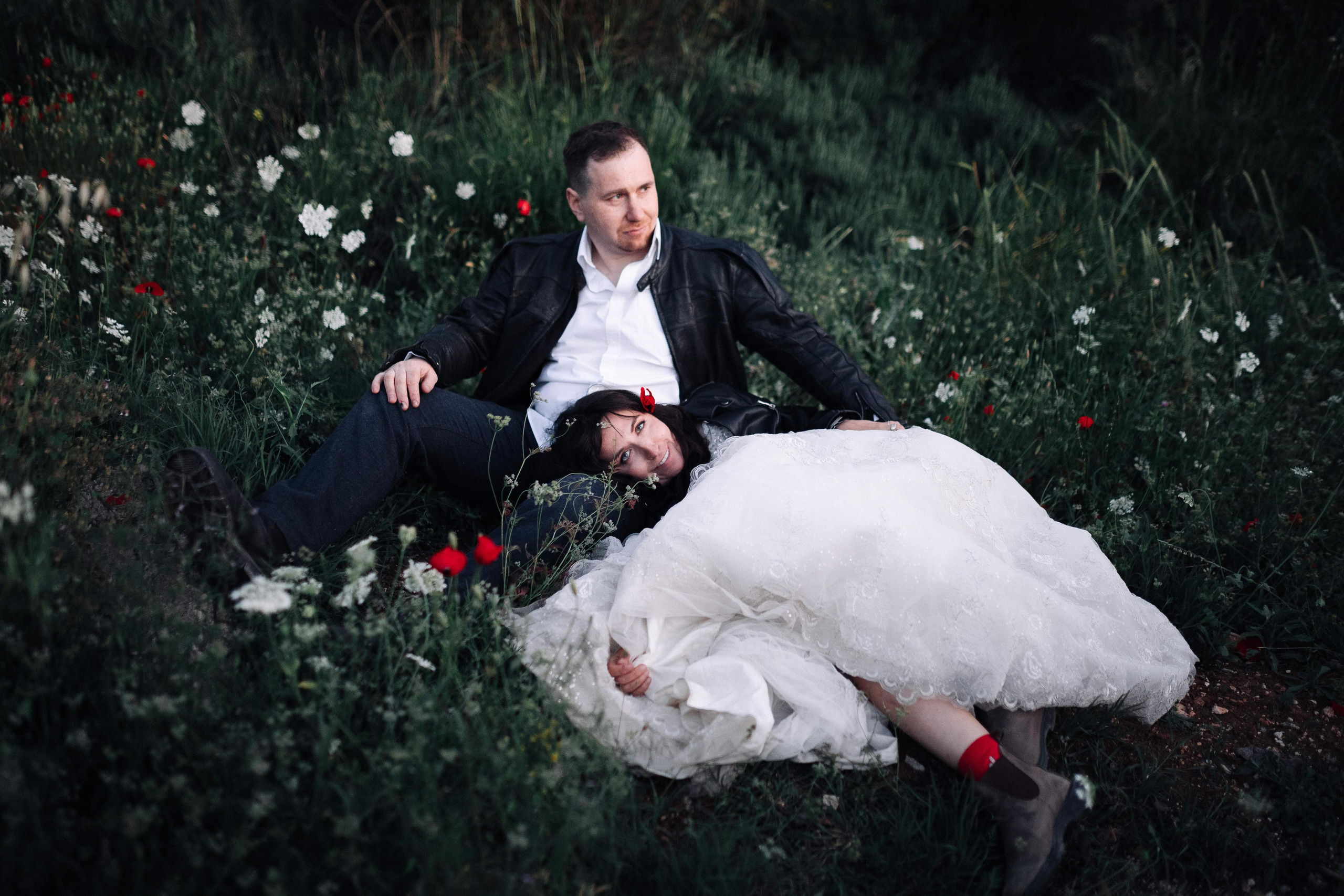 WEDDING PHOTOSHOOT WITH A MOTORCYCLE. PHOTOGRAPHER IN ISRAEL