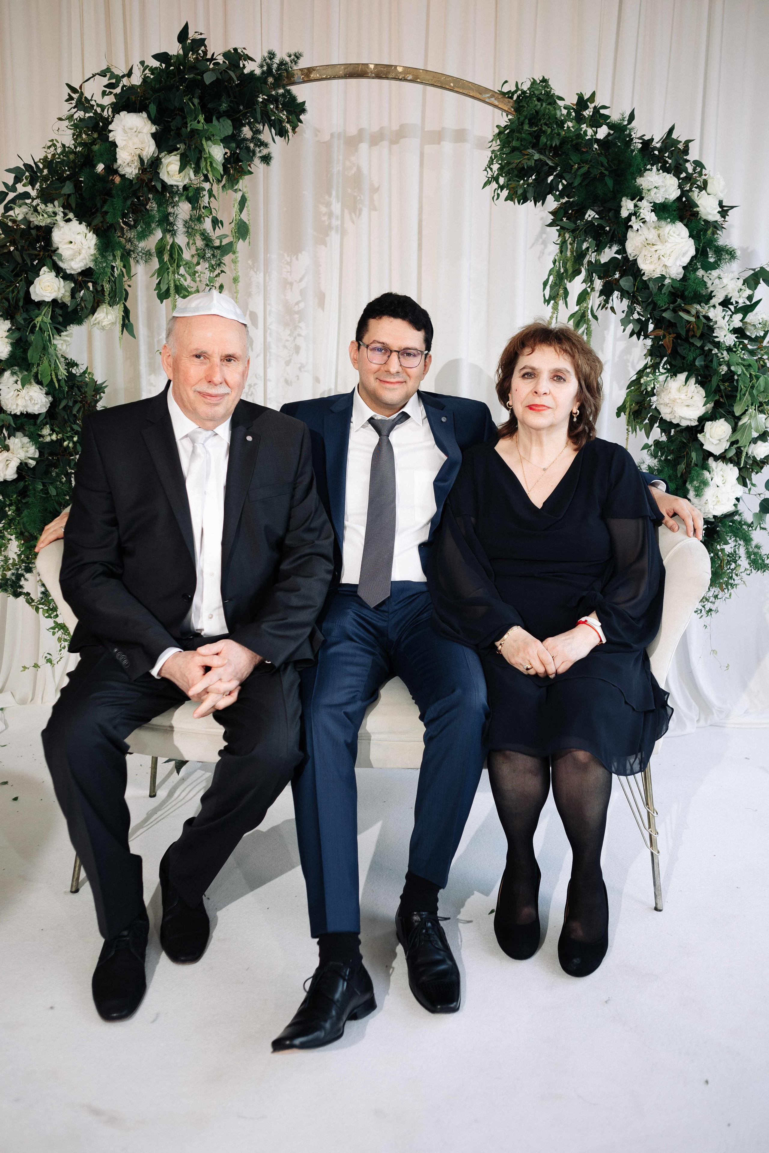 SMALL WEDDING IN THE OLD TOWN. PHOTOGRAPHER IN ISRAEL