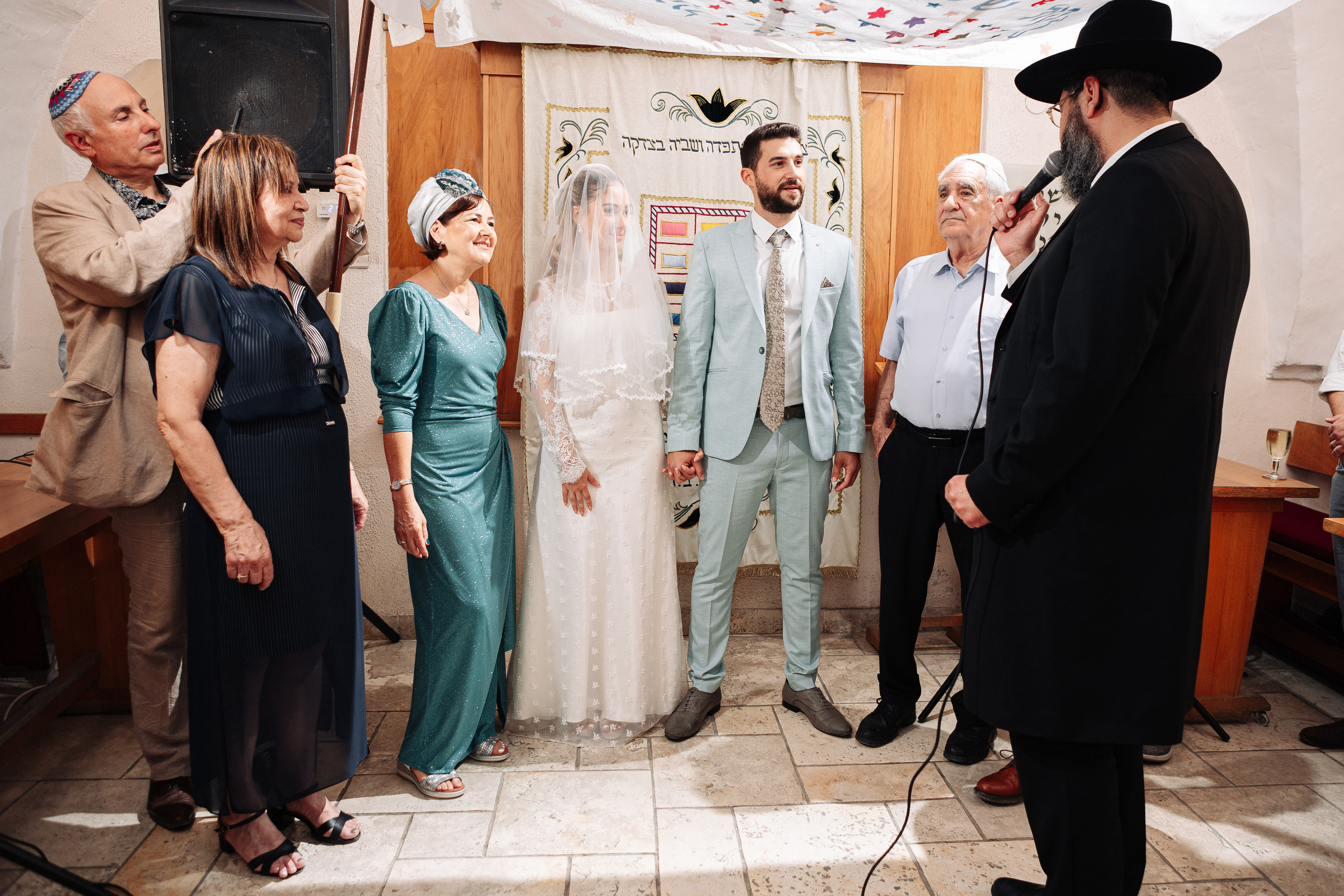 Little wedding in the old synagogue. Https://shi-photo.com/