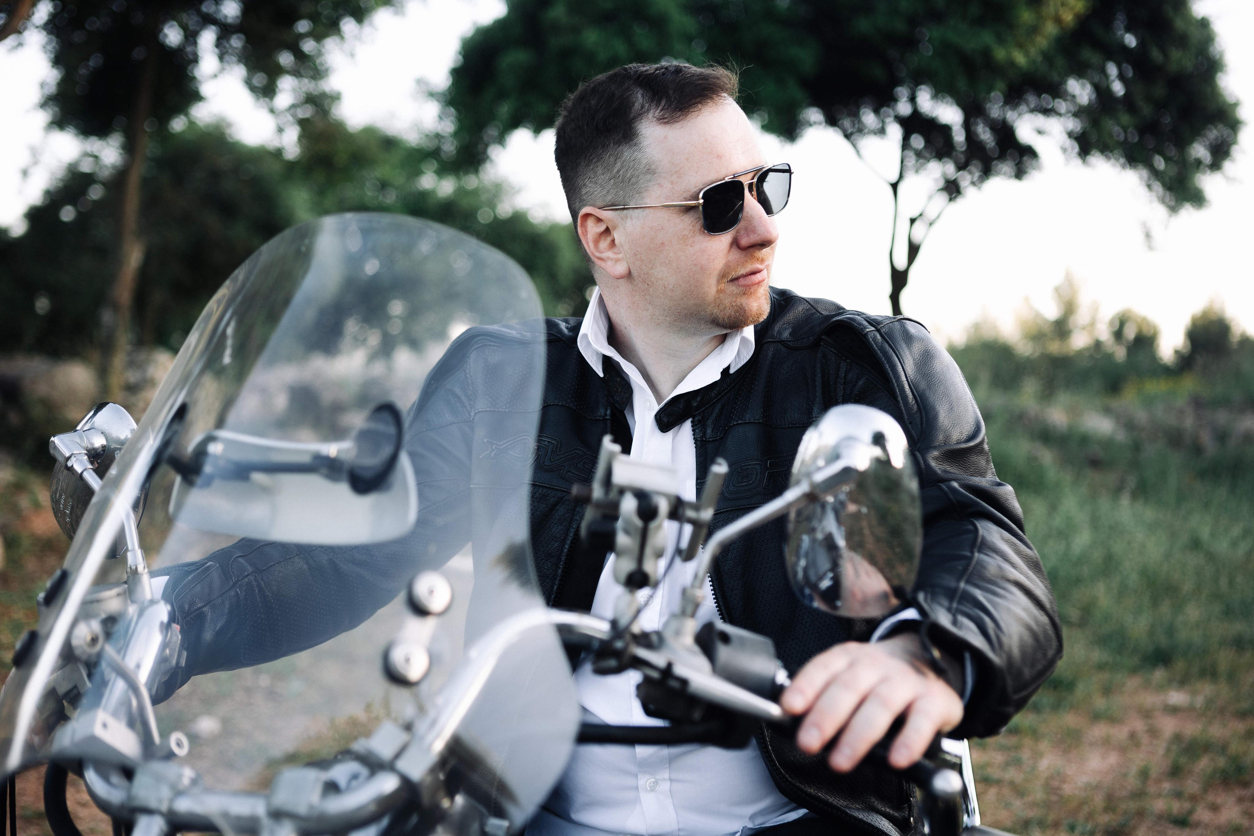 WEDDING PHOTOSHOOT WITH A MOTORCYCLE. PHOTOGRAPHER IN ISRAEL