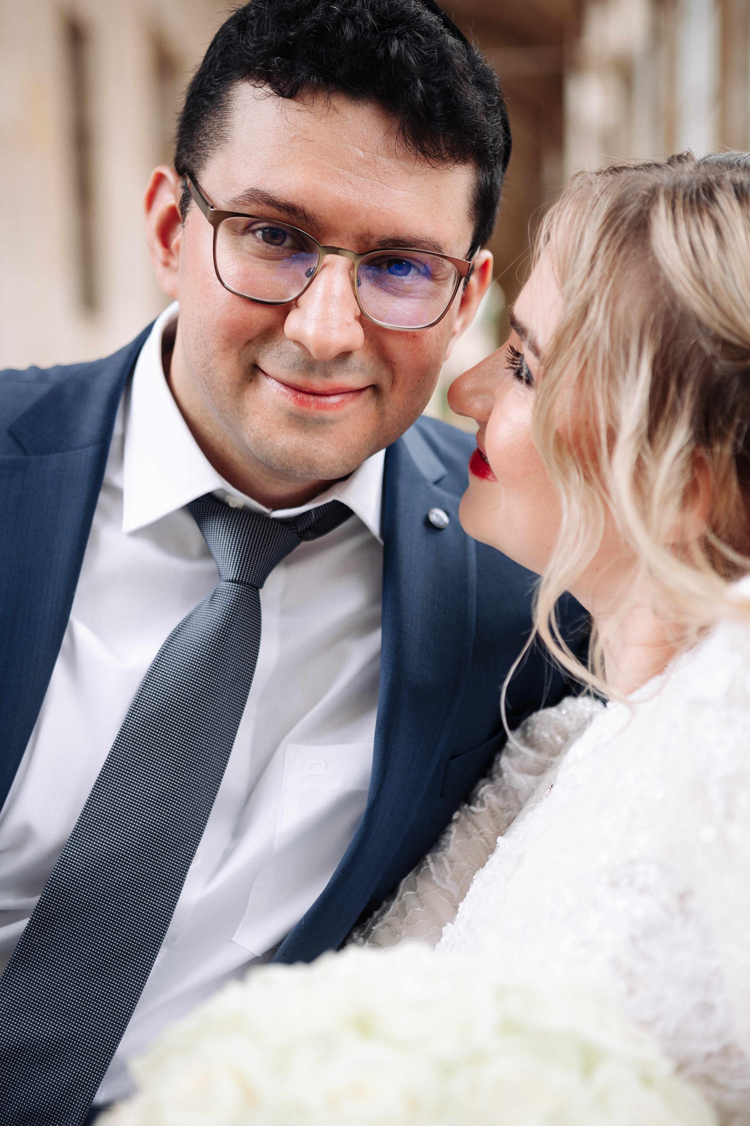 SMALL WEDDING IN THE OLD TOWN. PHOTOGRAPHER IN ISRAEL