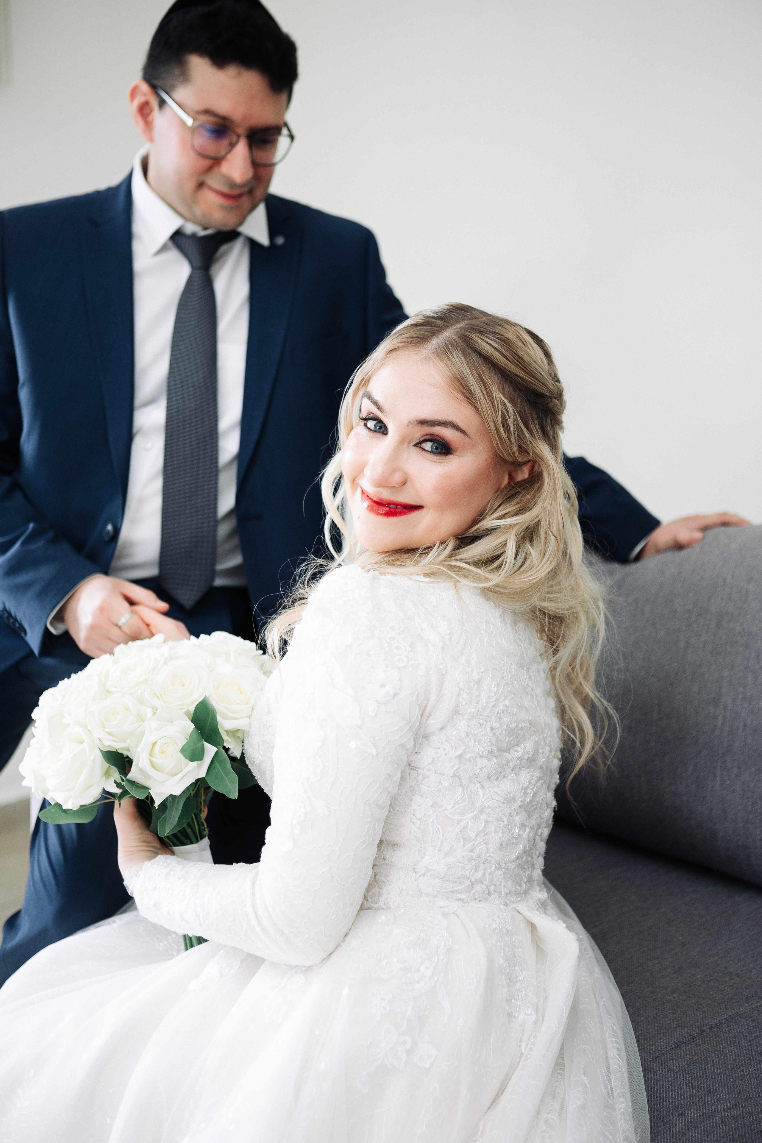SMALL WEDDING IN THE OLD TOWN. PHOTOGRAPHER IN ISRAEL
