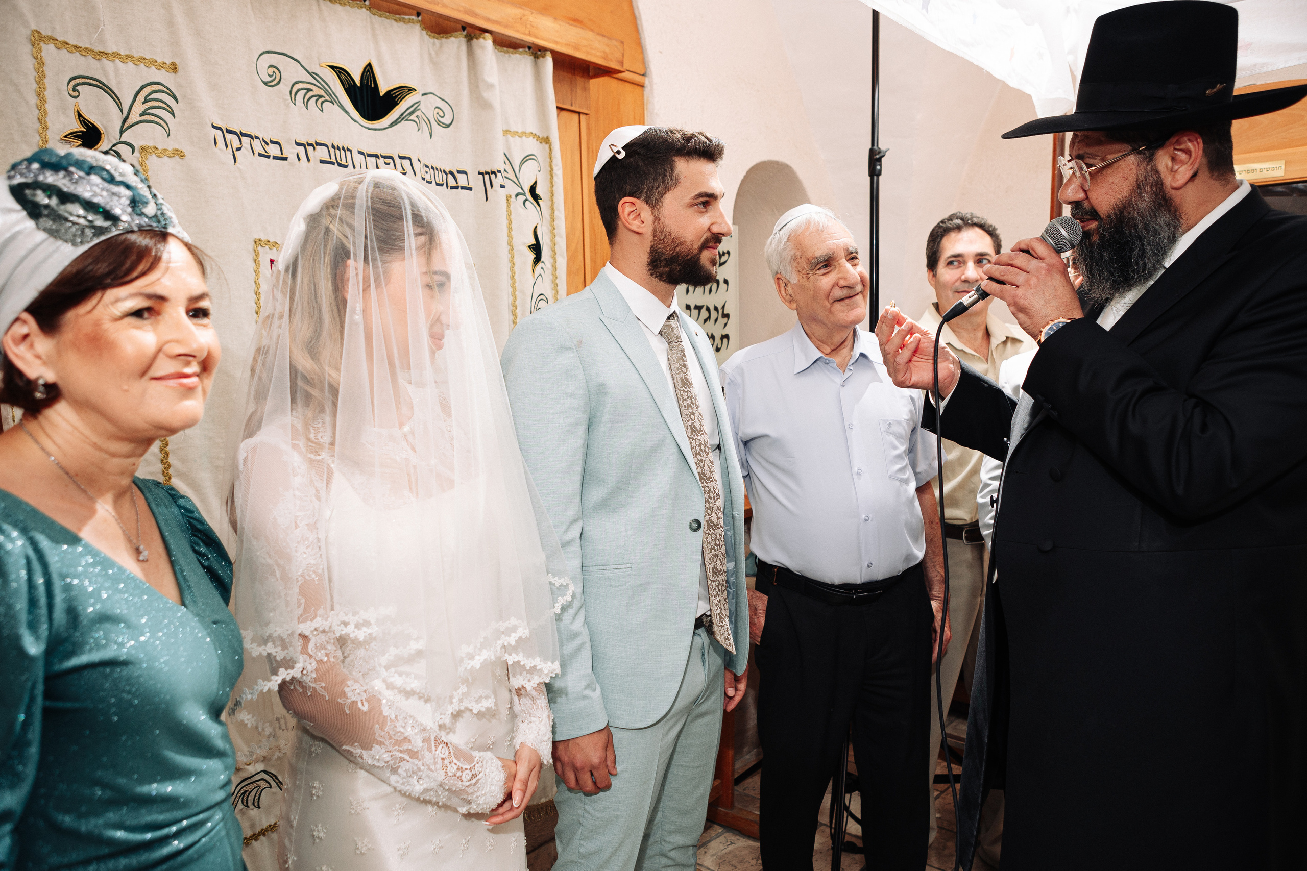 Little wedding in the old synagogue. Https://shi-photo.com/