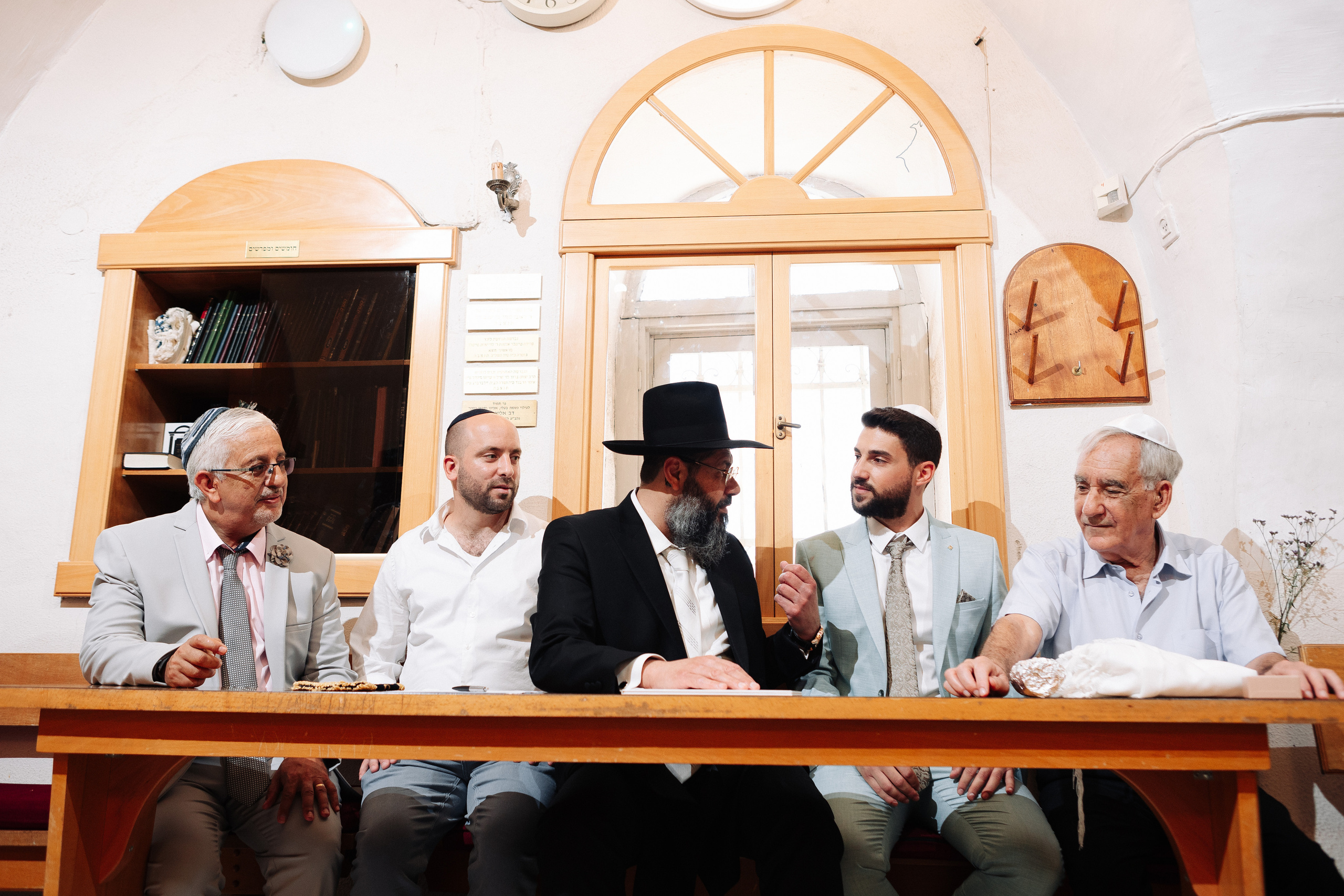 Little wedding in the old synagogue. Https://shi-photo.com/