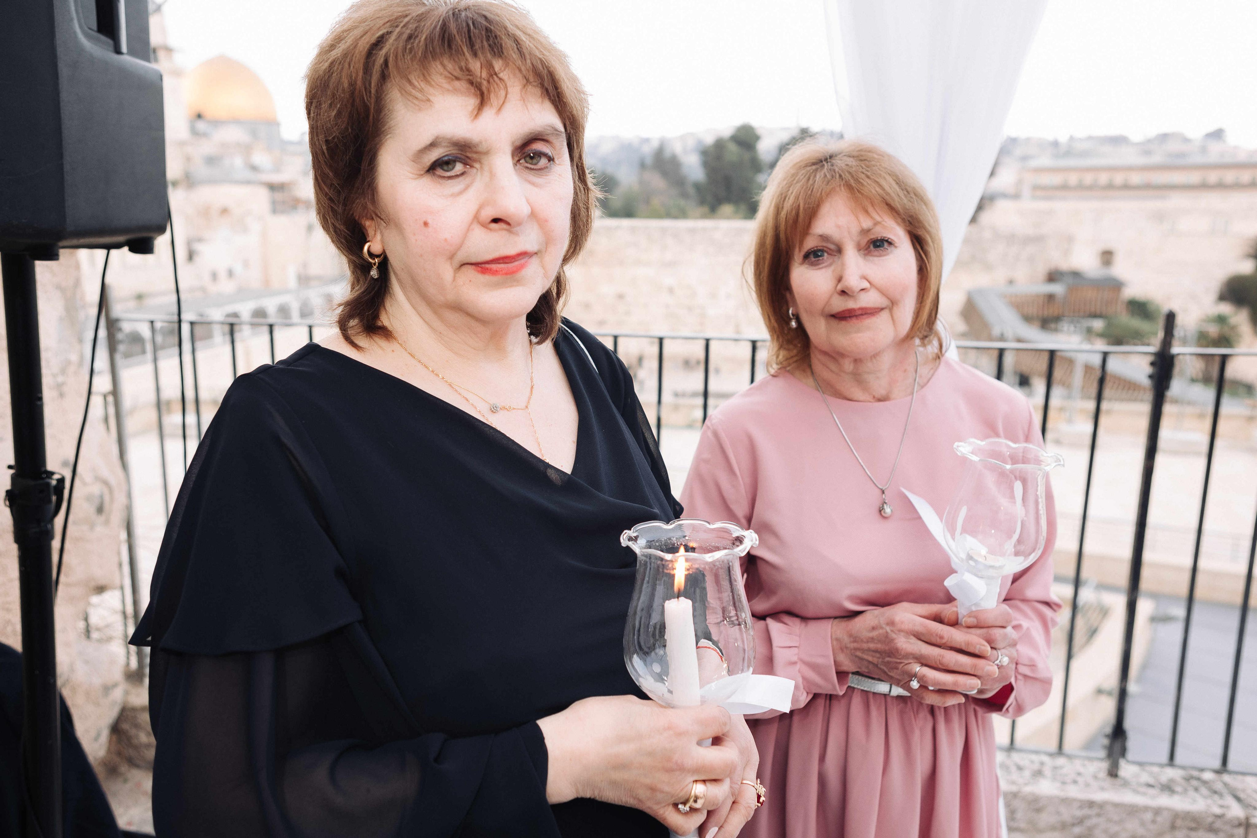 SMALL WEDDING IN THE OLD TOWN. PHOTOGRAPHER IN ISRAEL