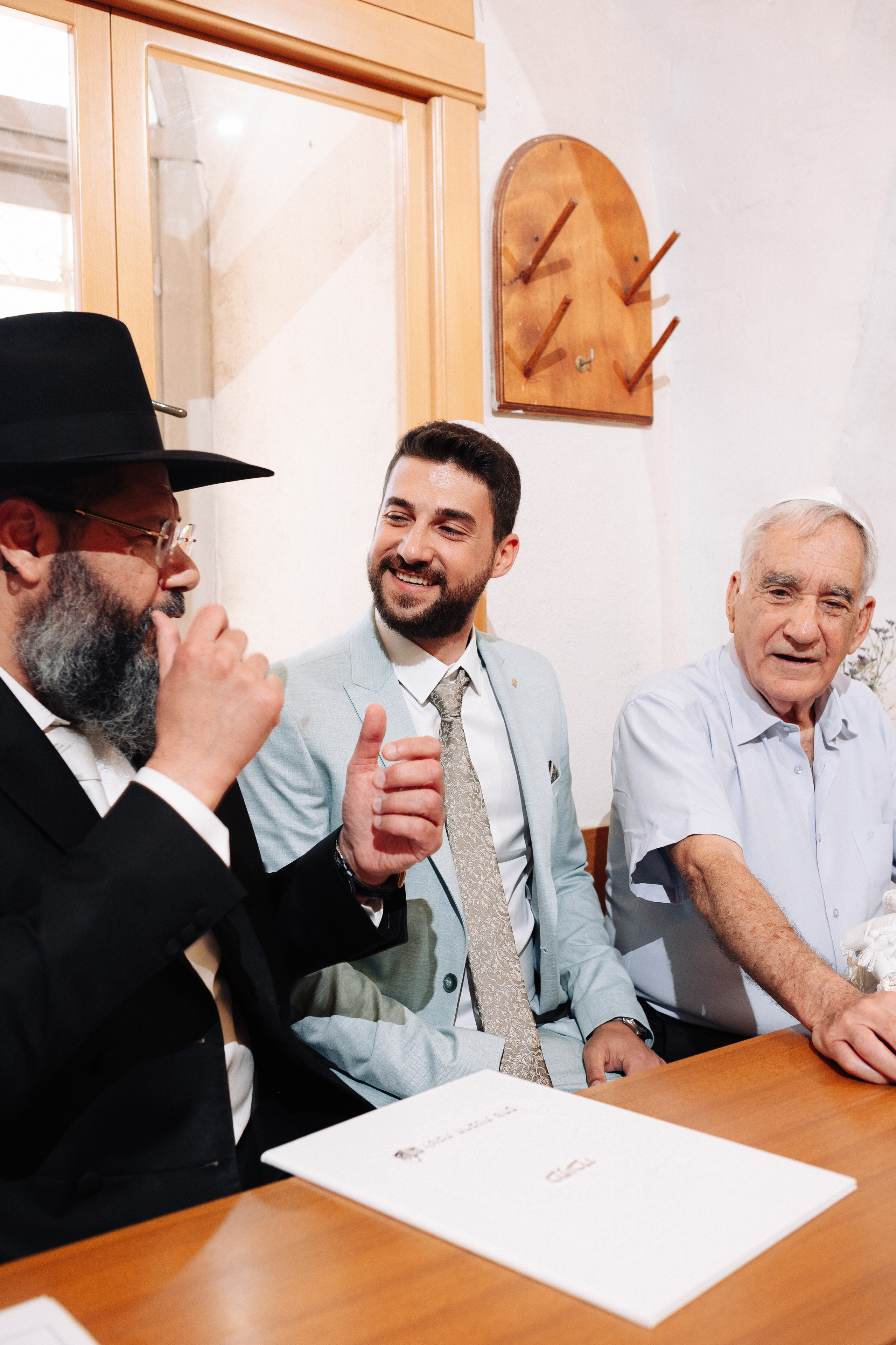 Little wedding in the old synagogue. Https://shi-photo.com/