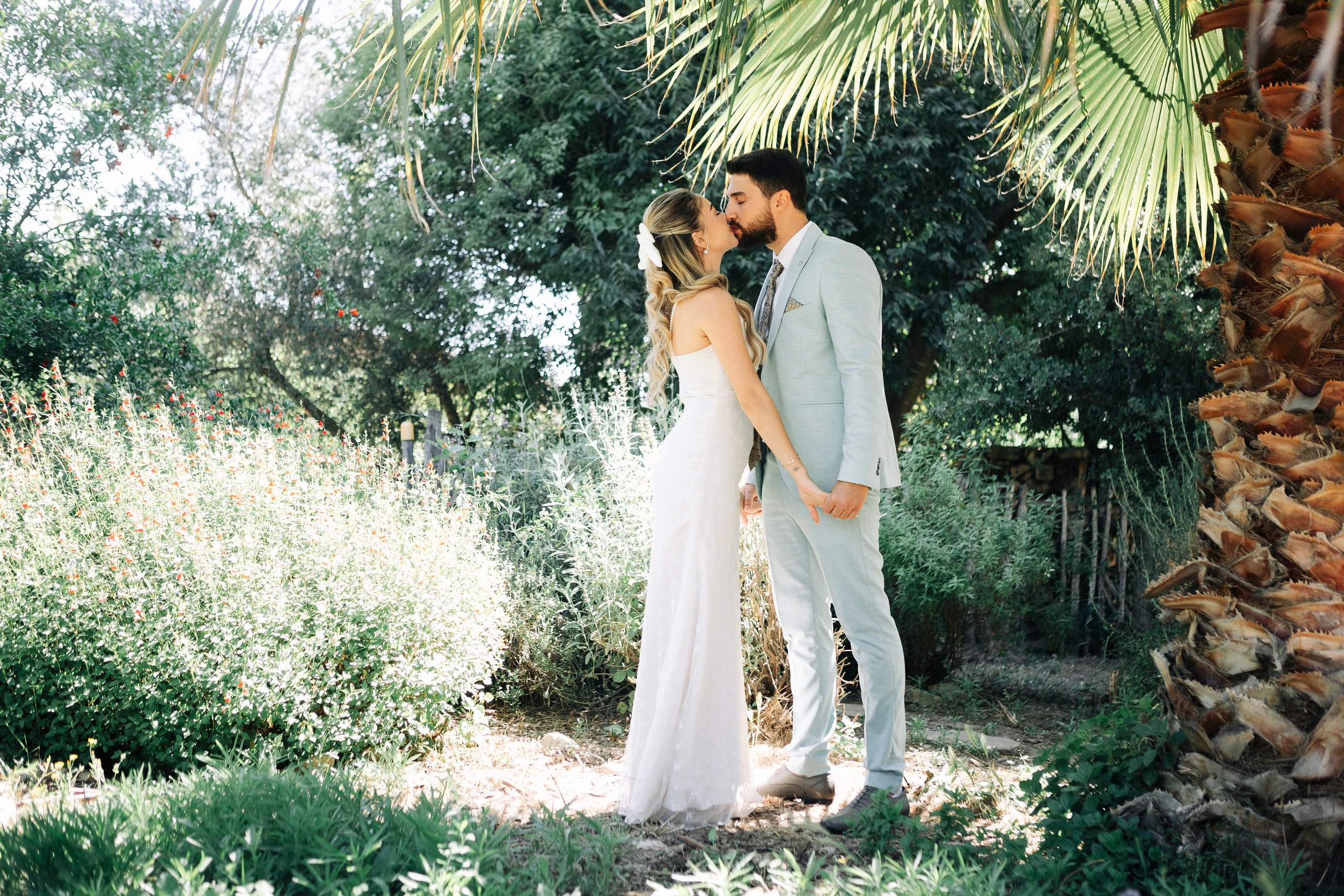 Little wedding in the old synagogue. Https://shi-photo.com/