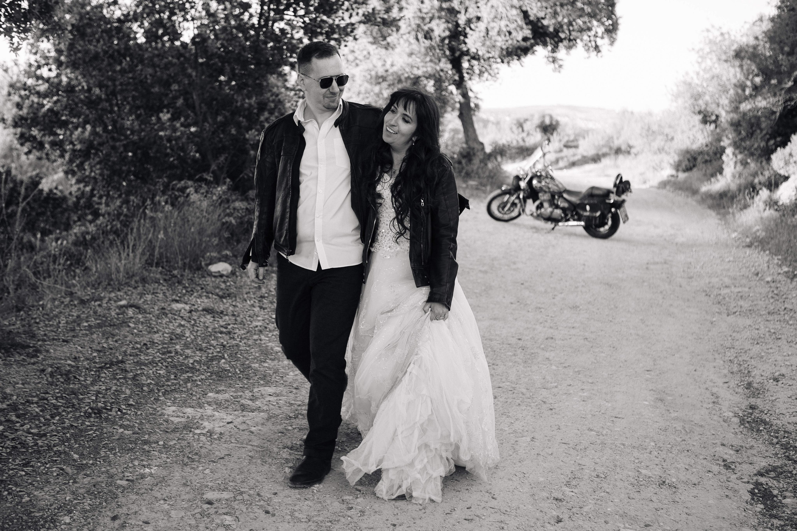 WEDDING PHOTOSHOOT WITH A MOTORCYCLE. PHOTOGRAPHER IN ISRAEL