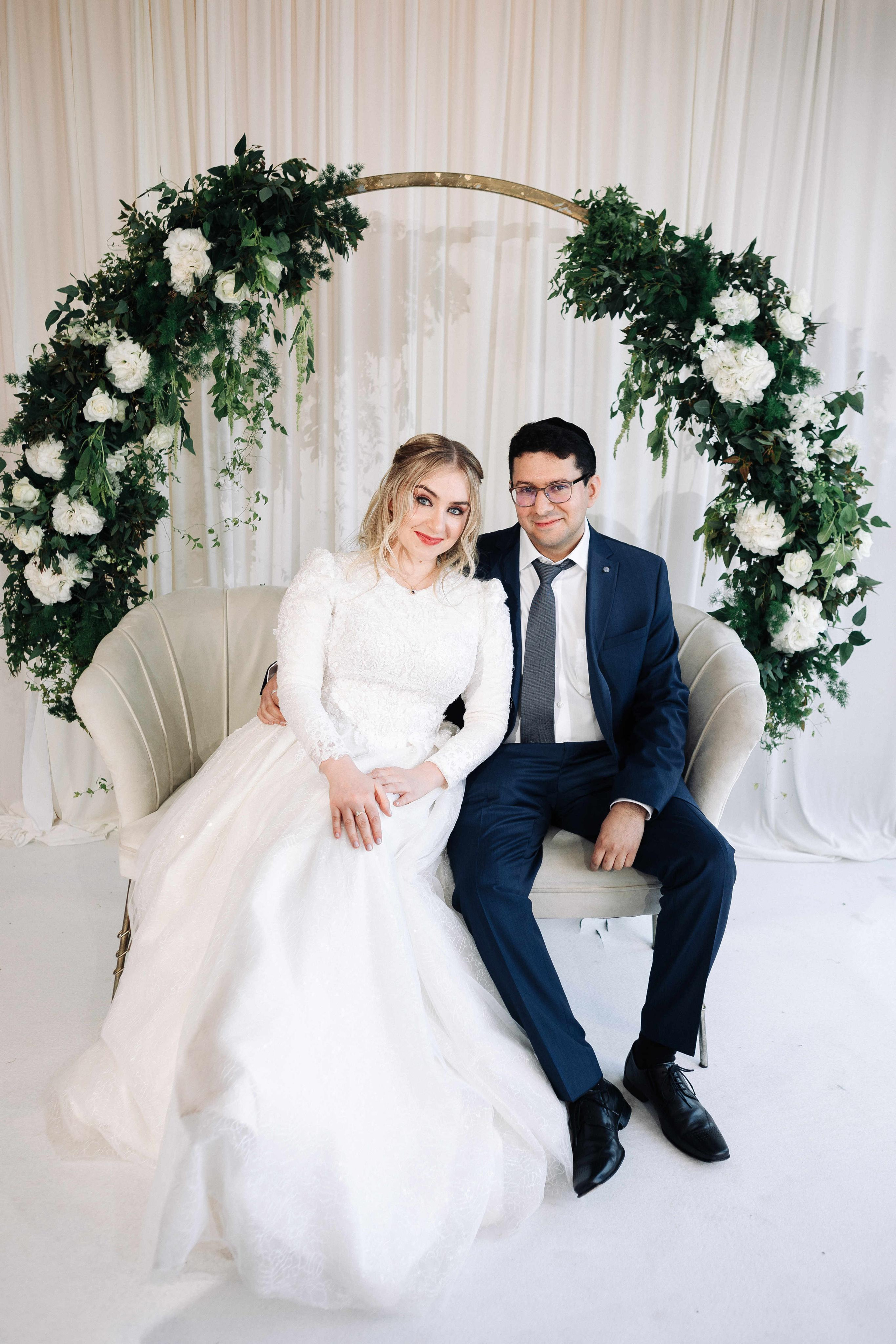 SMALL WEDDING IN THE OLD TOWN. PHOTOGRAPHER IN ISRAEL