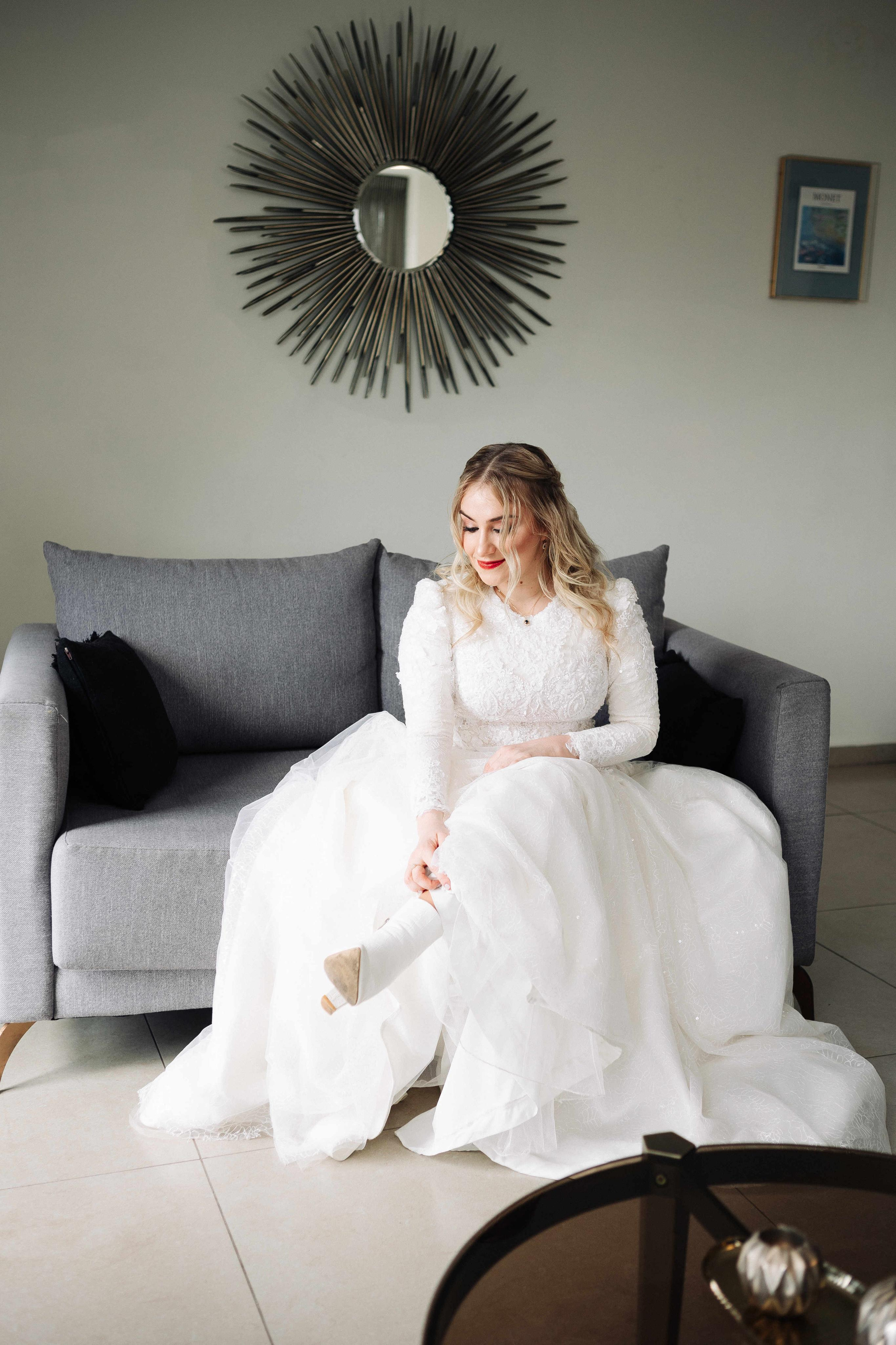 SMALL WEDDING IN THE OLD TOWN. PHOTOGRAPHER IN ISRAEL