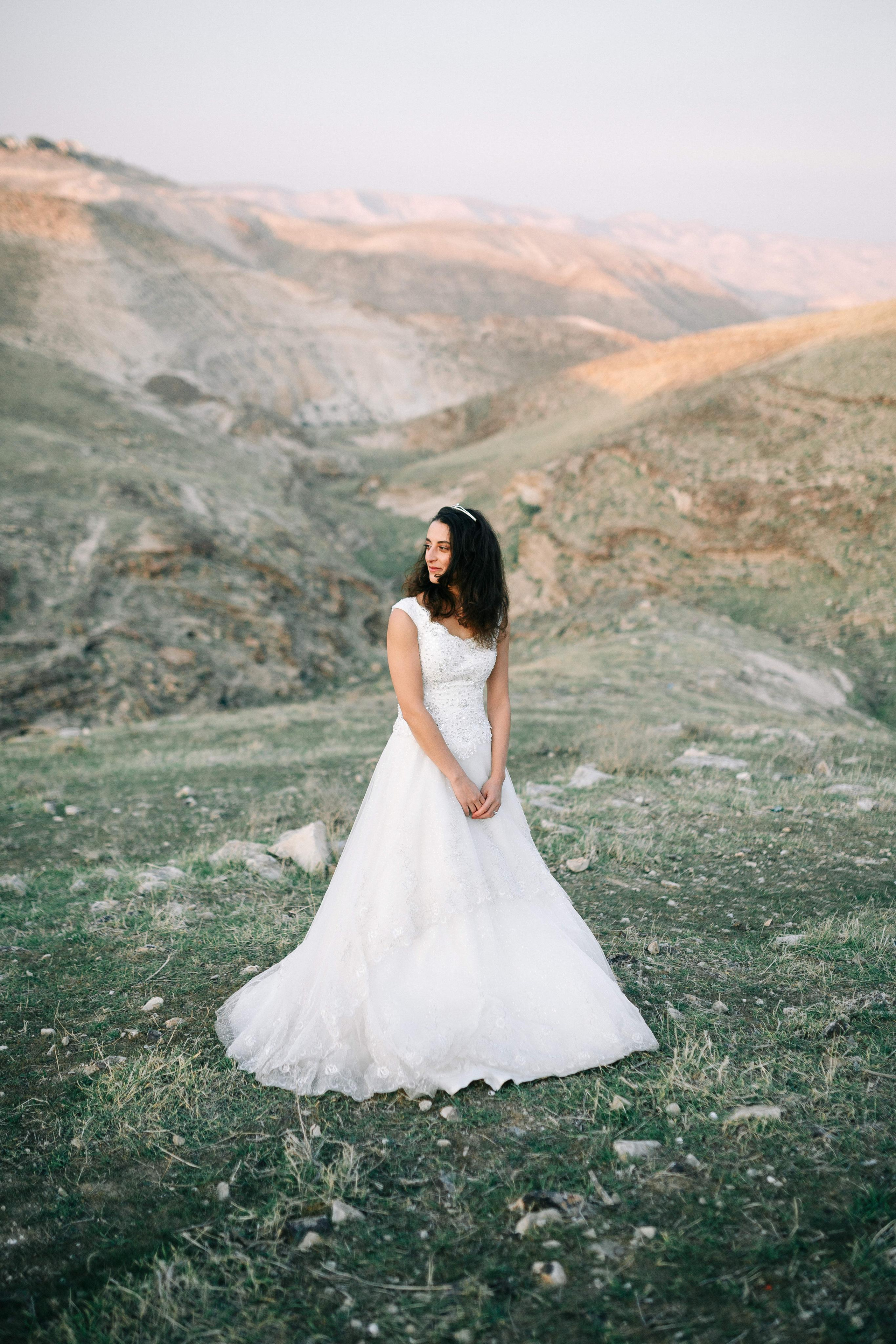WEDDING PHOTOSHOOT NEAR MA’ALE ADUMIM. PHOTOGRAPHER IN ISRAEL