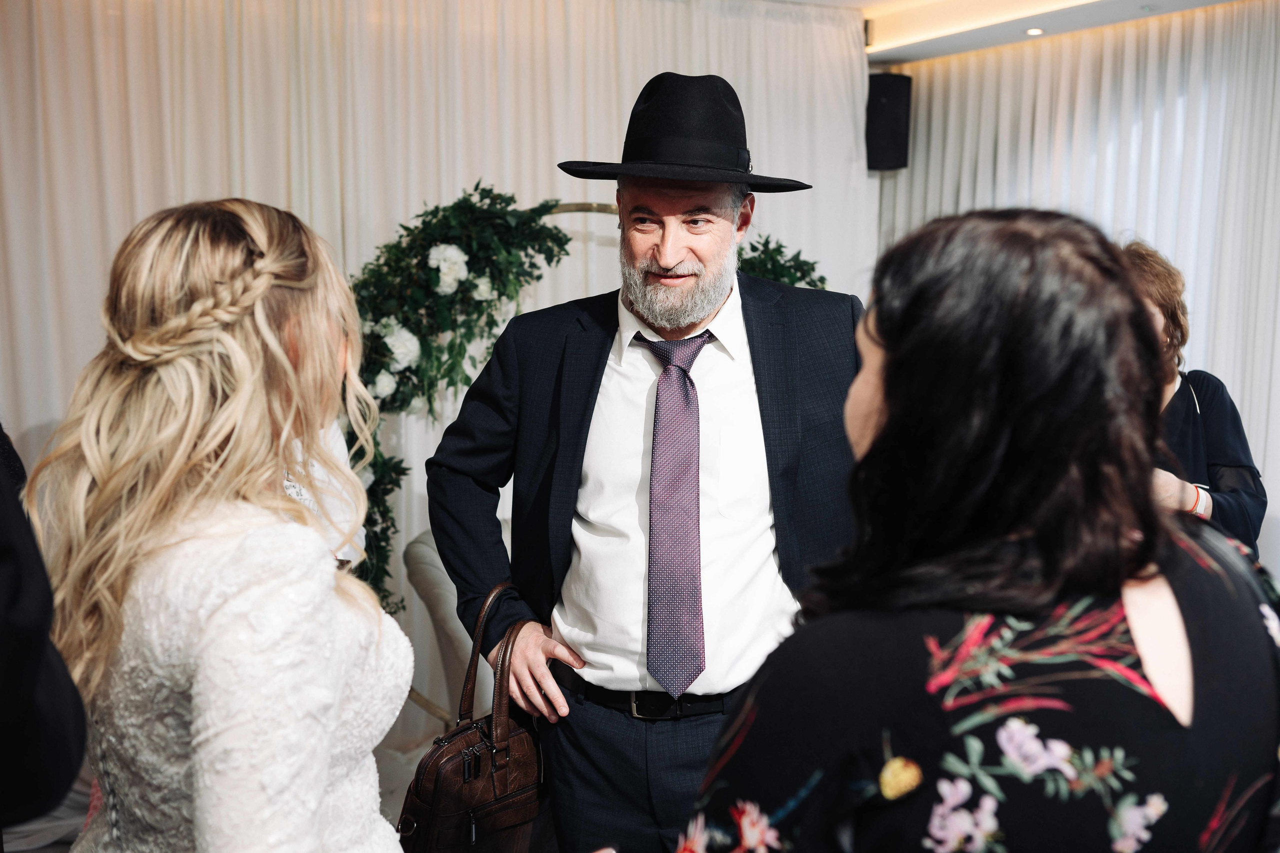 SMALL WEDDING IN THE OLD TOWN. PHOTOGRAPHER IN ISRAEL