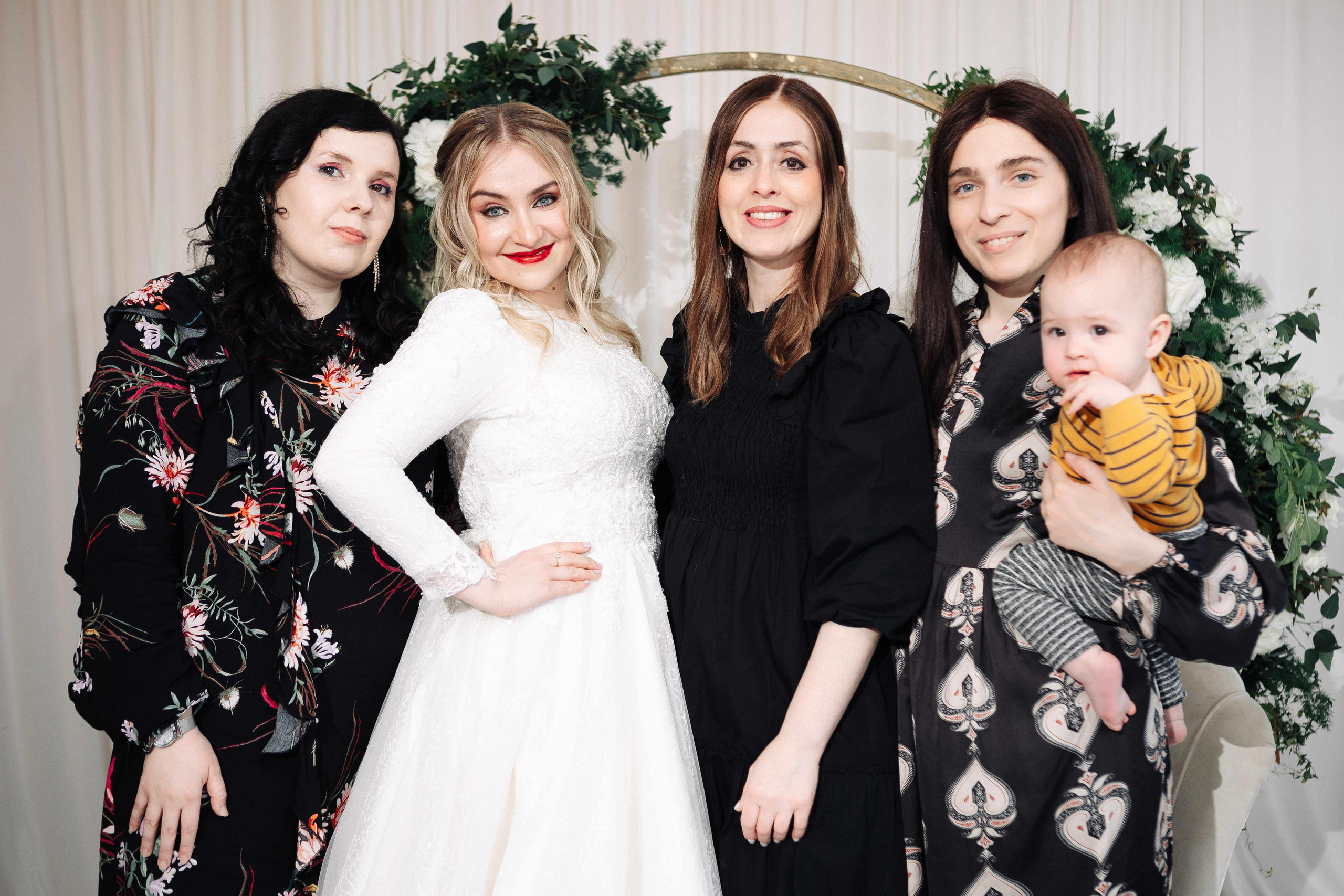 SMALL WEDDING IN THE OLD TOWN. PHOTOGRAPHER IN ISRAEL