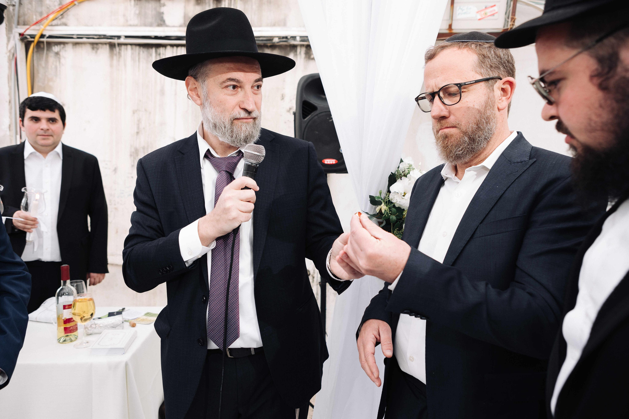 SMALL WEDDING IN THE OLD TOWN. PHOTOGRAPHER IN ISRAEL