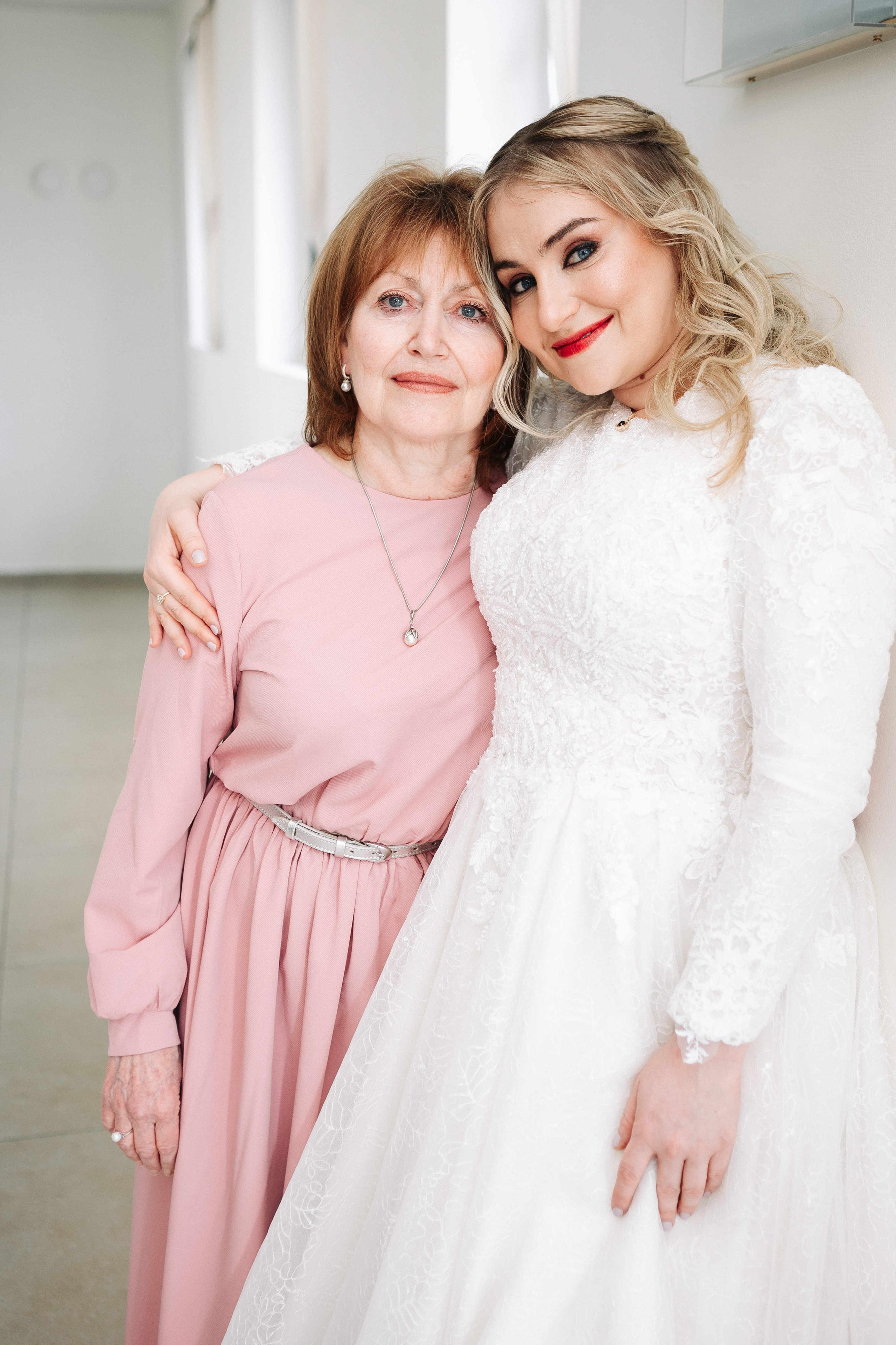 SMALL WEDDING IN THE OLD TOWN. PHOTOGRAPHER IN ISRAEL