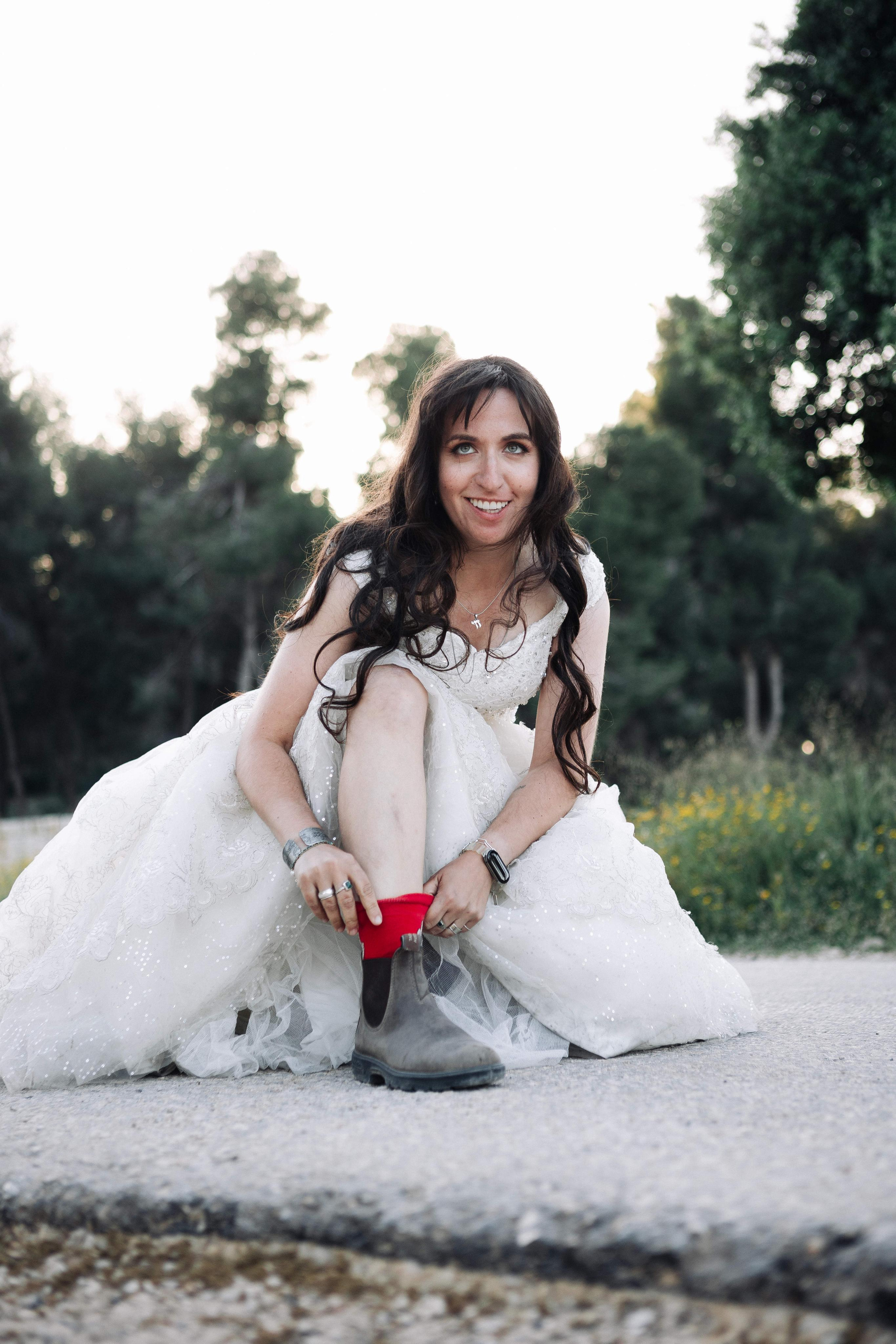 WEDDING PHOTOSHOOT WITH A MOTORCYCLE. PHOTOGRAPHER IN ISRAEL
