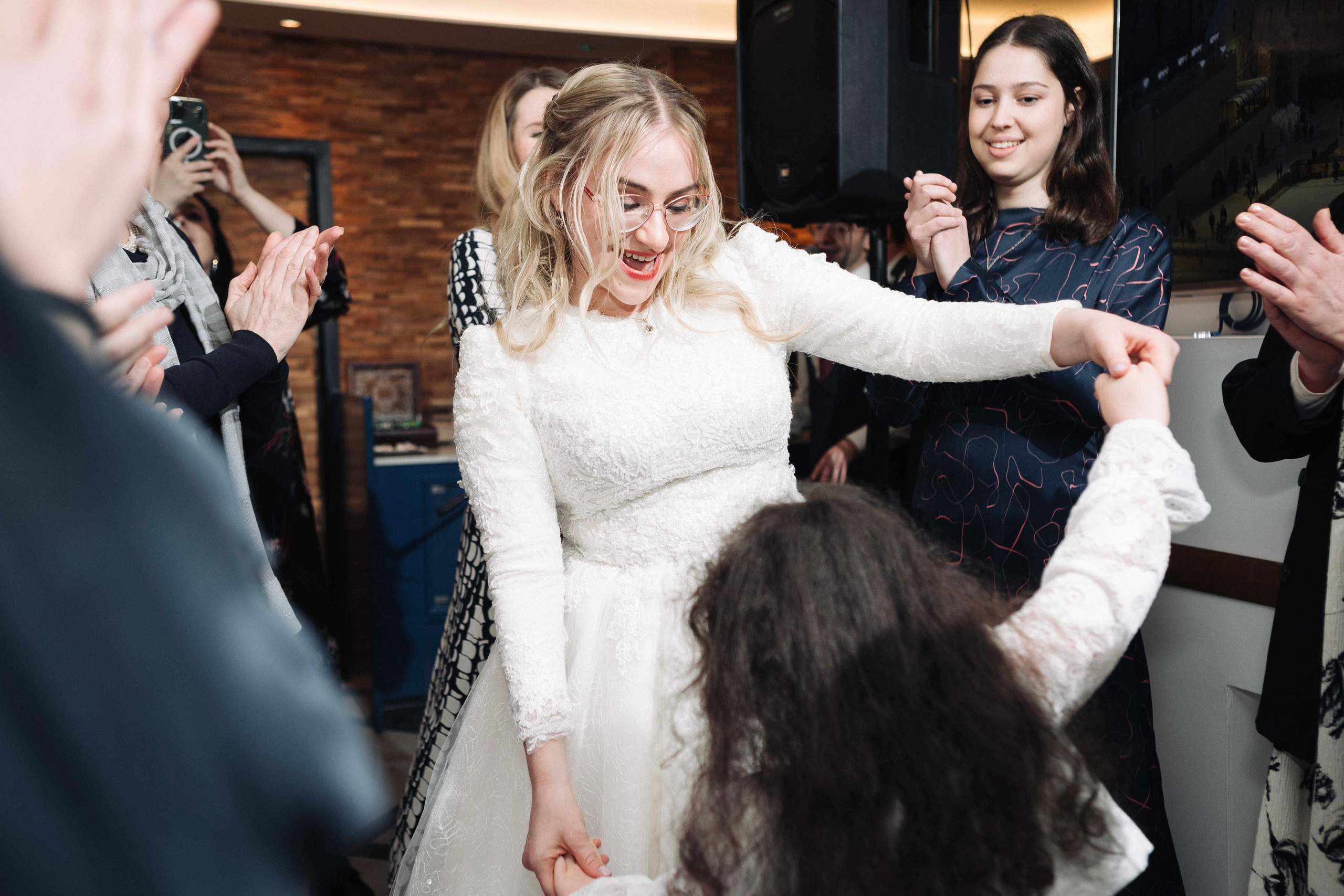 SMALL WEDDING IN THE OLD TOWN. PHOTOGRAPHER IN ISRAEL