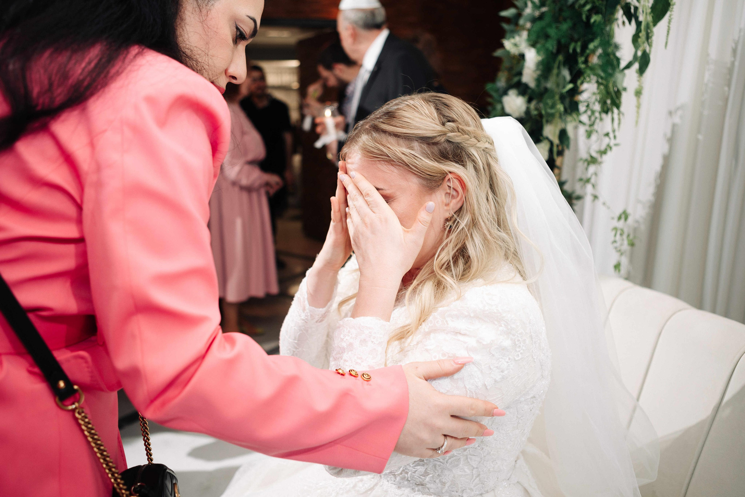 SMALL WEDDING IN THE OLD TOWN. PHOTOGRAPHER IN ISRAEL