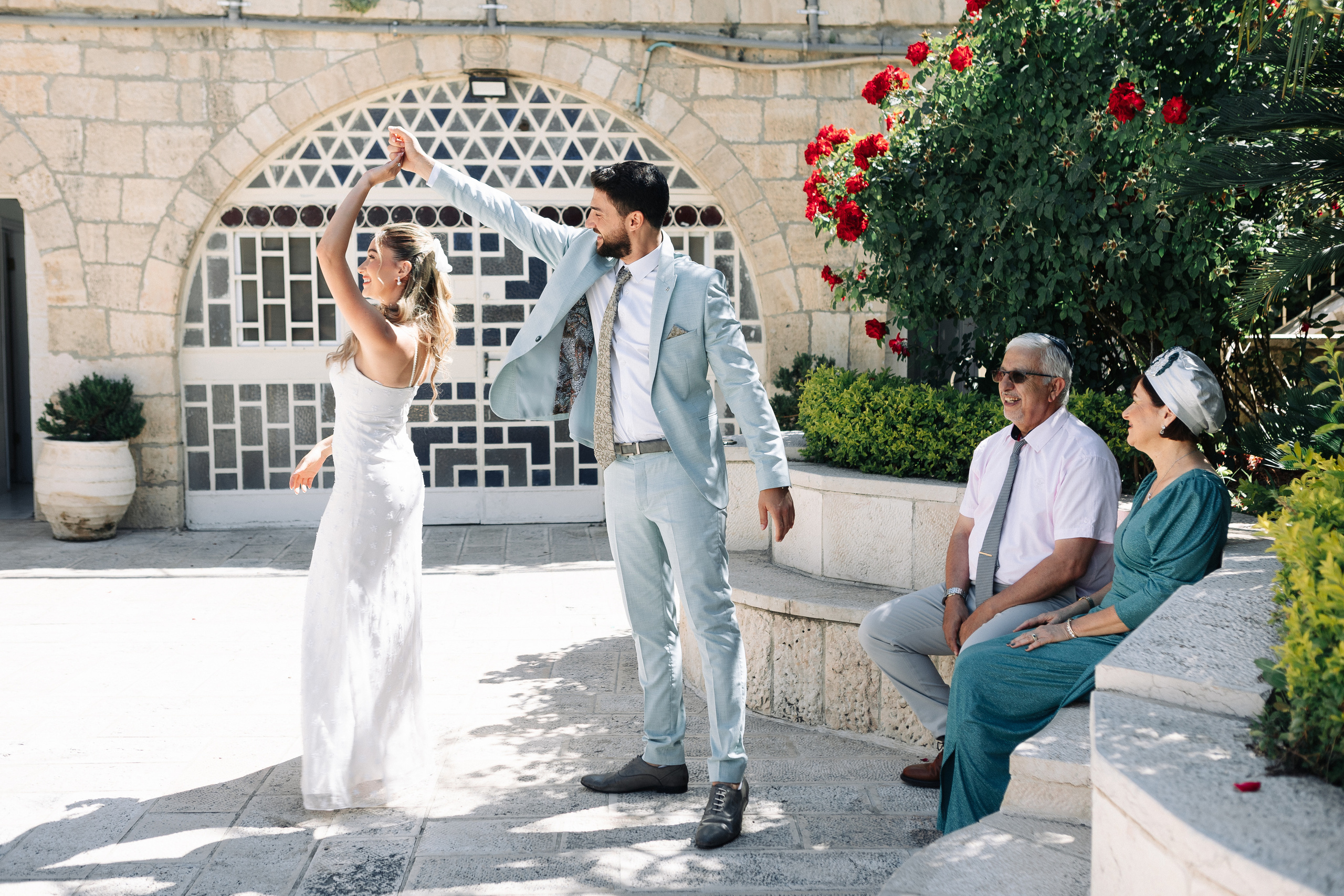 Little wedding in the old synagogue. Https://shi-photo.com/