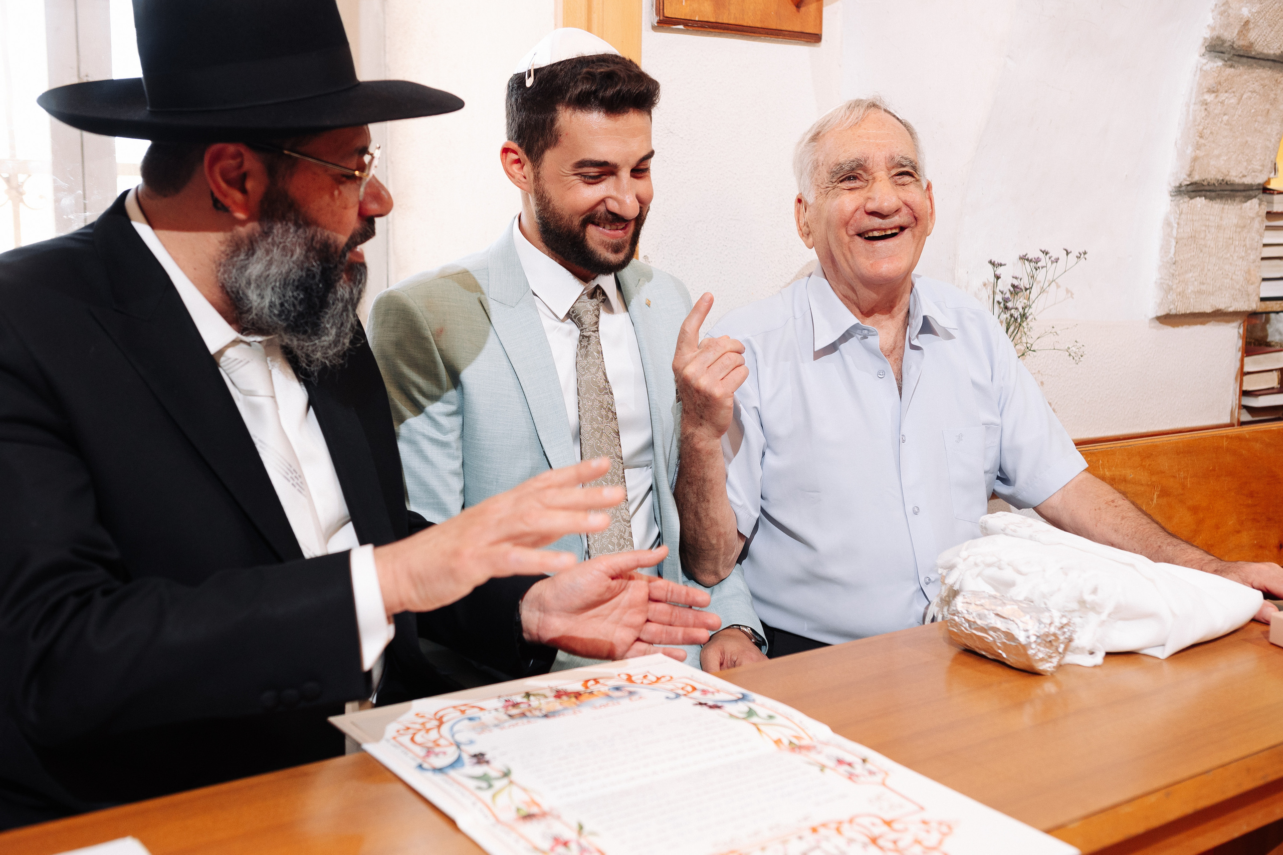 Little wedding in the old synagogue. Https://shi-photo.com/