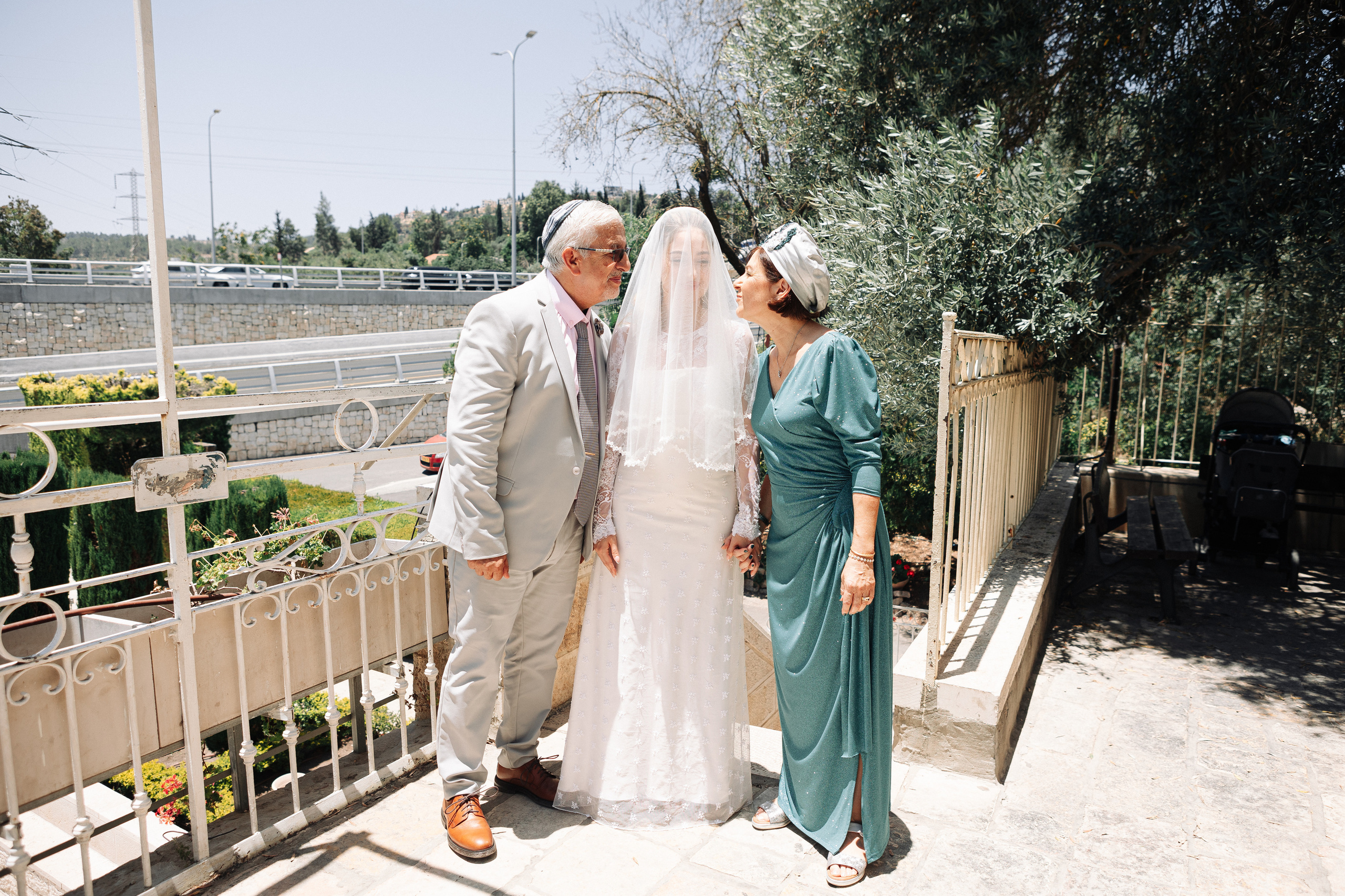 Little wedding in the old synagogue. Https://shi-photo.com/