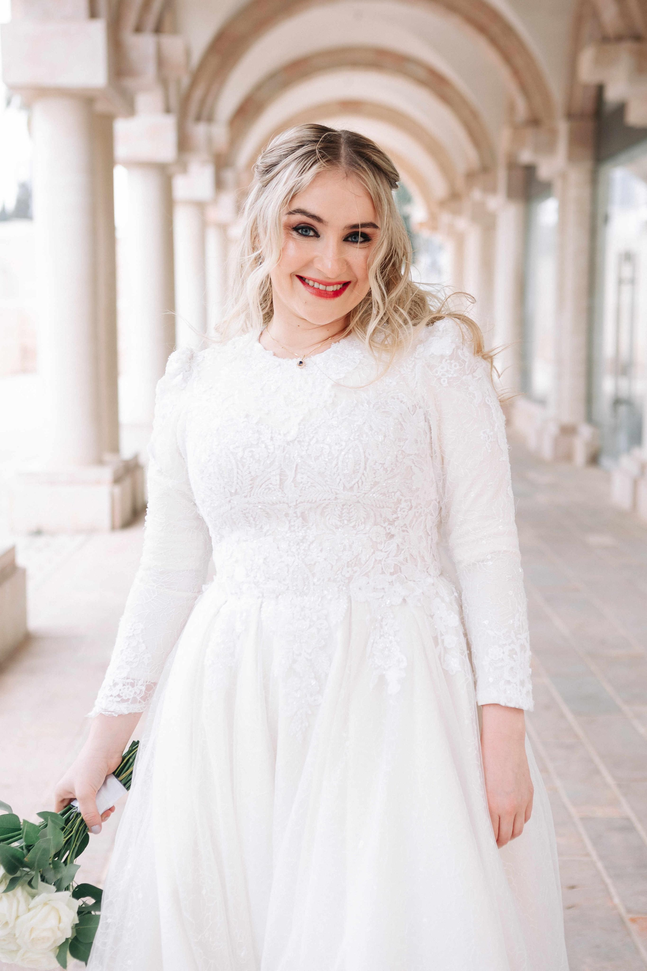 SMALL WEDDING IN THE OLD TOWN. PHOTOGRAPHER IN ISRAEL