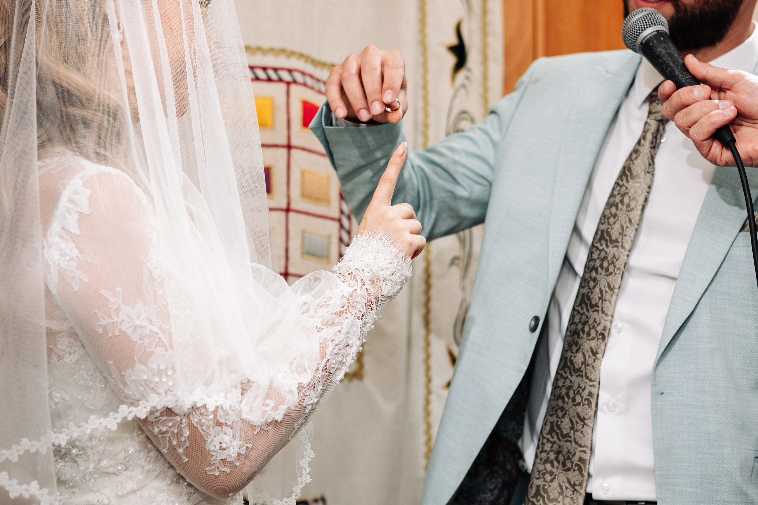 Little wedding in the old synagogue. Https://shi-photo.com/