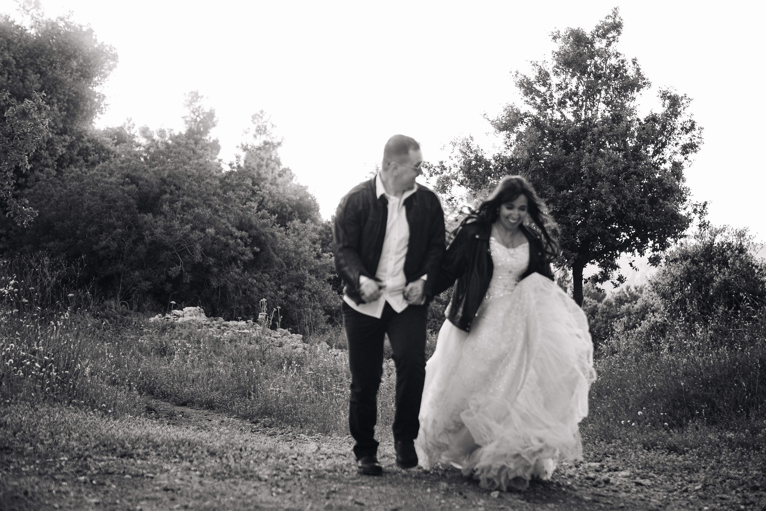 WEDDING PHOTOSHOOT WITH A MOTORCYCLE. PHOTOGRAPHER IN ISRAEL