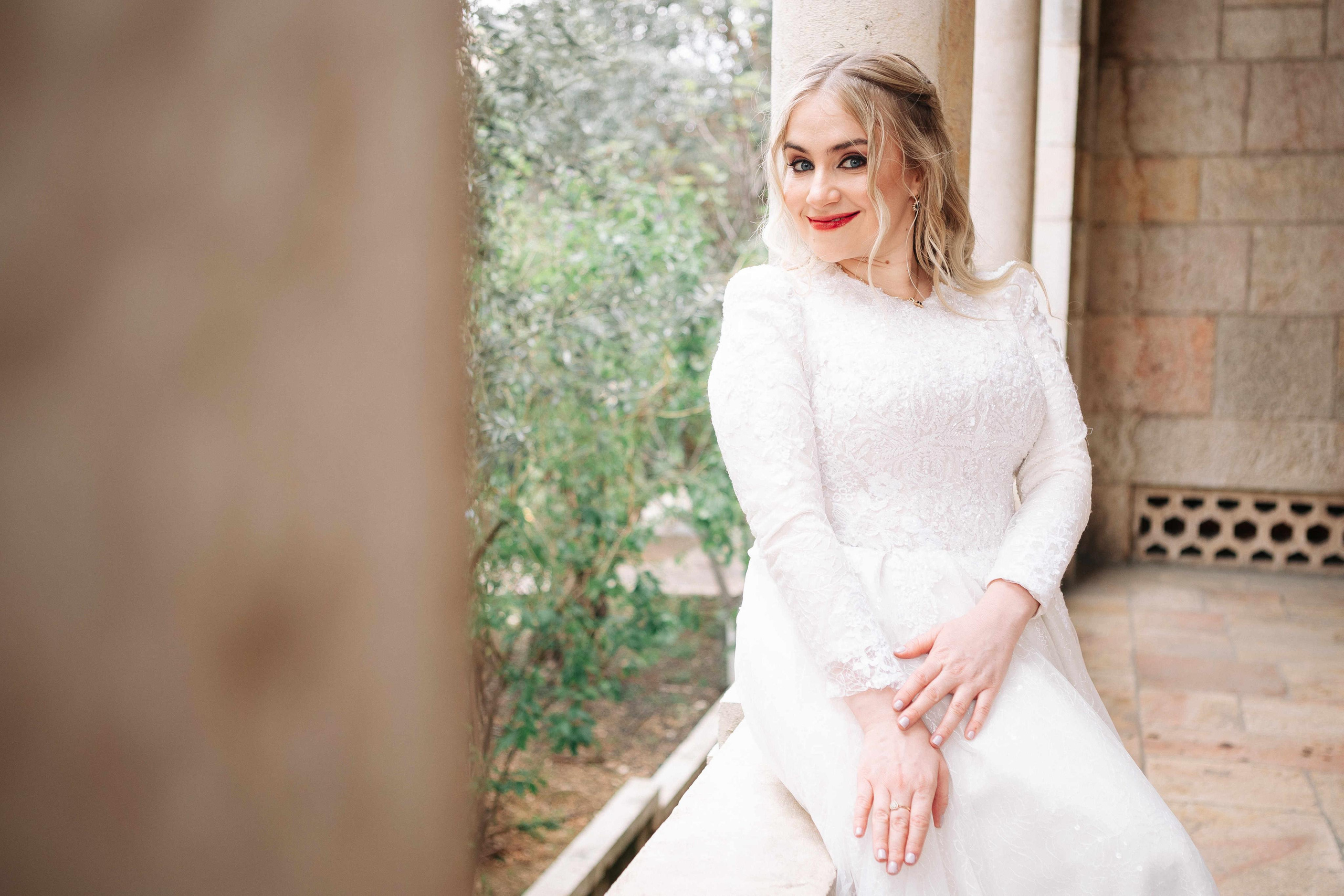 SMALL WEDDING IN THE OLD TOWN. PHOTOGRAPHER IN ISRAEL