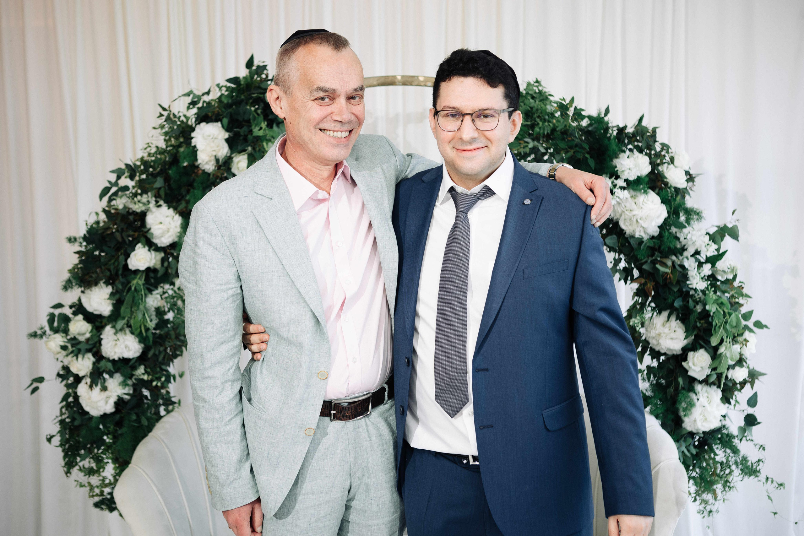 SMALL WEDDING IN THE OLD TOWN. PHOTOGRAPHER IN ISRAEL