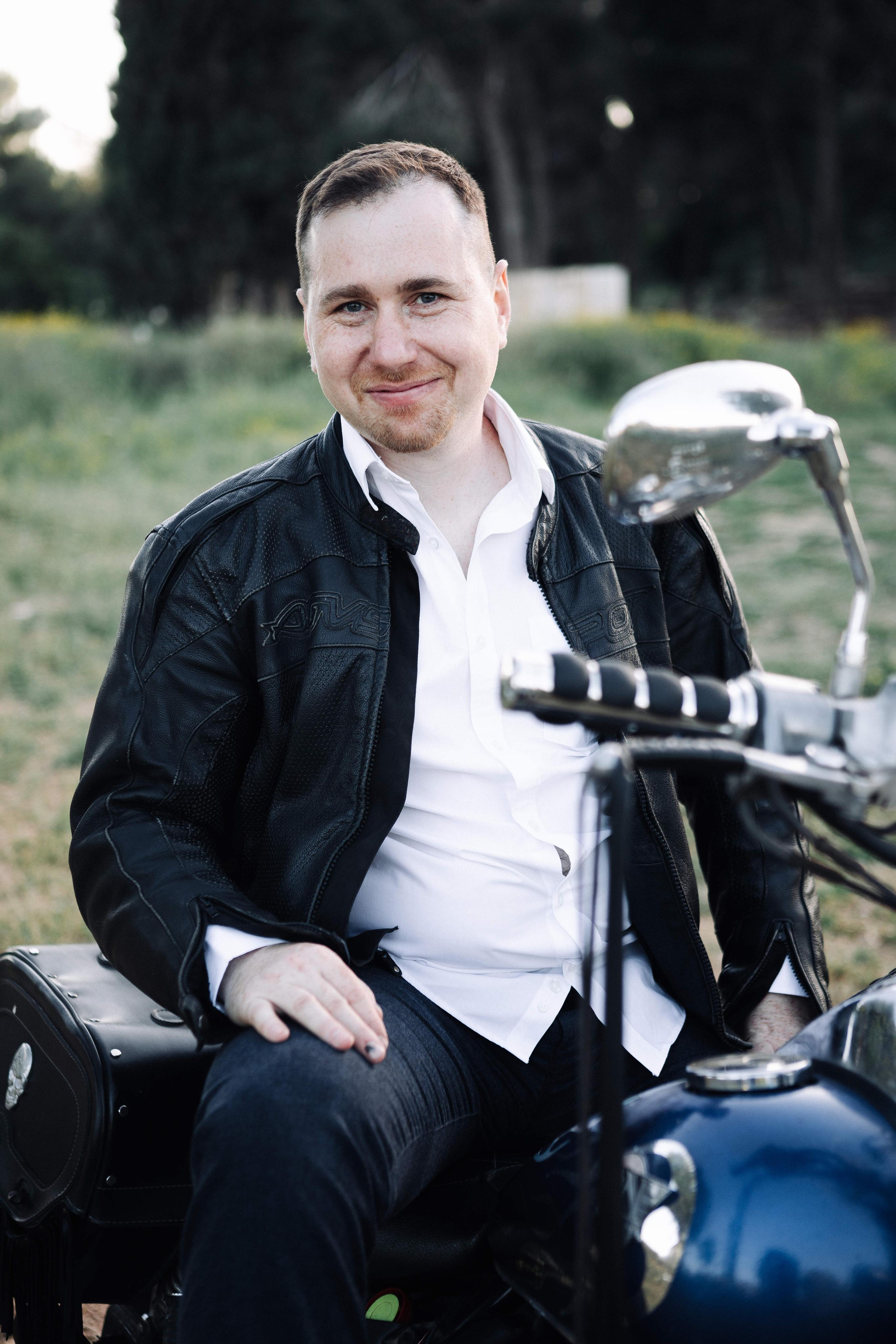 WEDDING PHOTOSHOOT WITH A MOTORCYCLE. PHOTOGRAPHER IN ISRAEL
