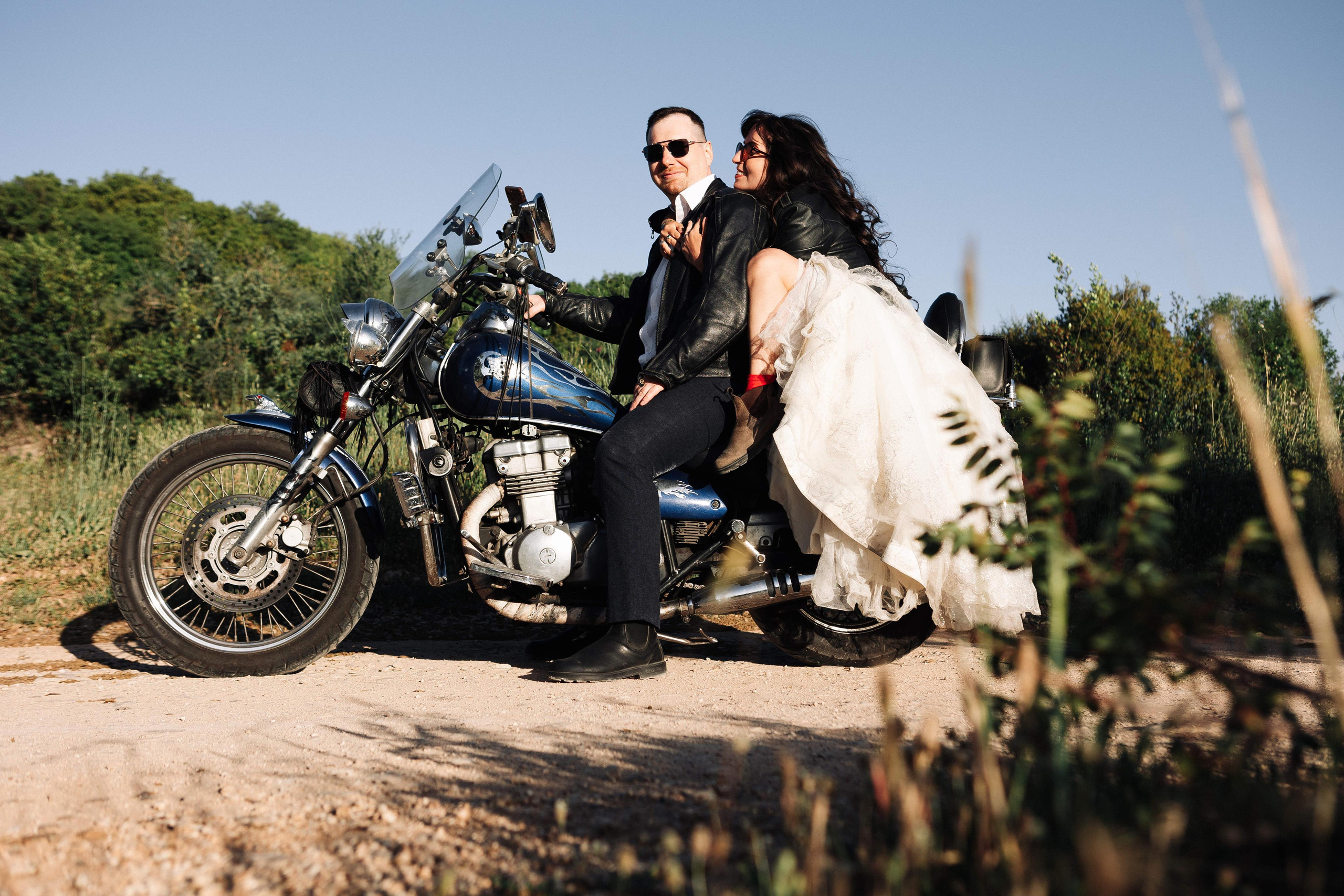 WEDDING PHOTOSHOOT WITH A MOTORCYCLE. PHOTOGRAPHER IN ISRAEL