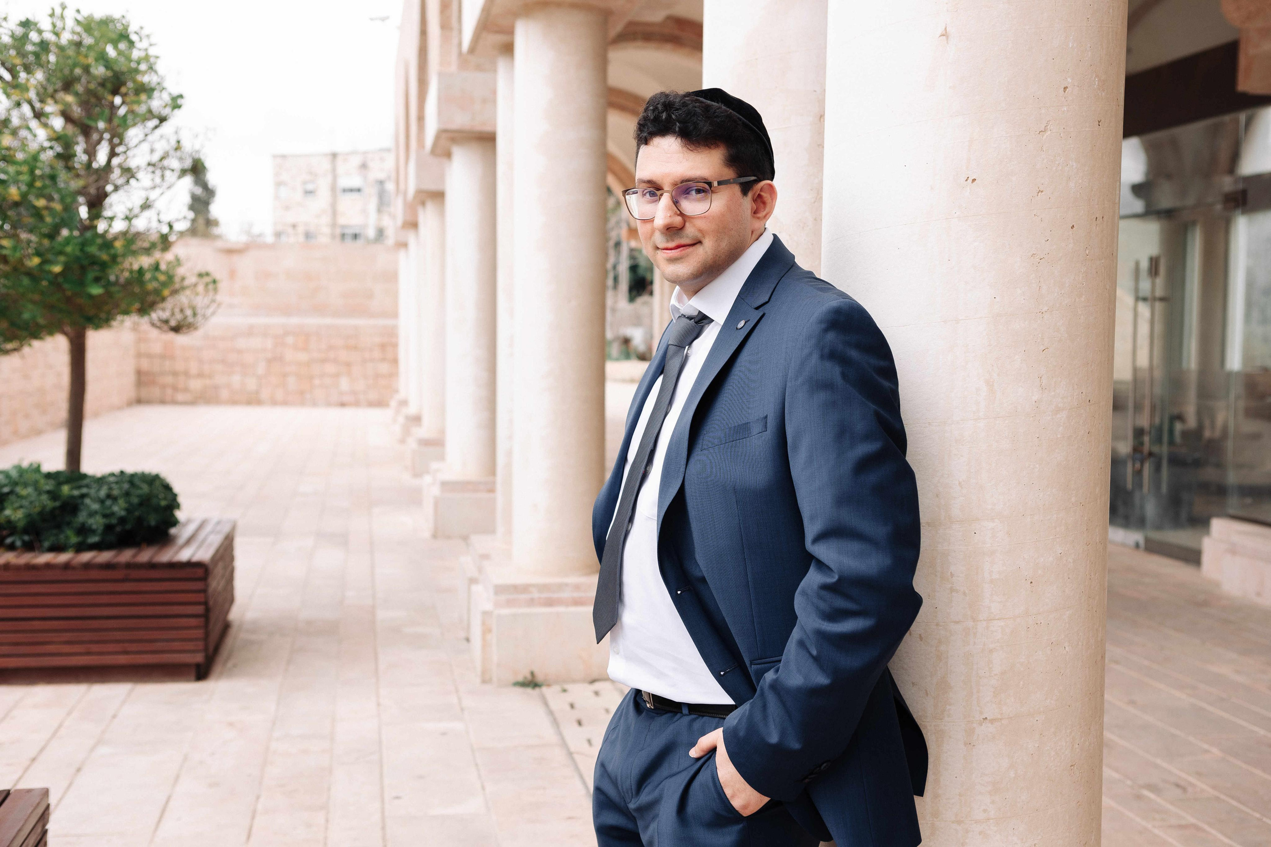 SMALL WEDDING IN THE OLD TOWN. PHOTOGRAPHER IN ISRAEL
