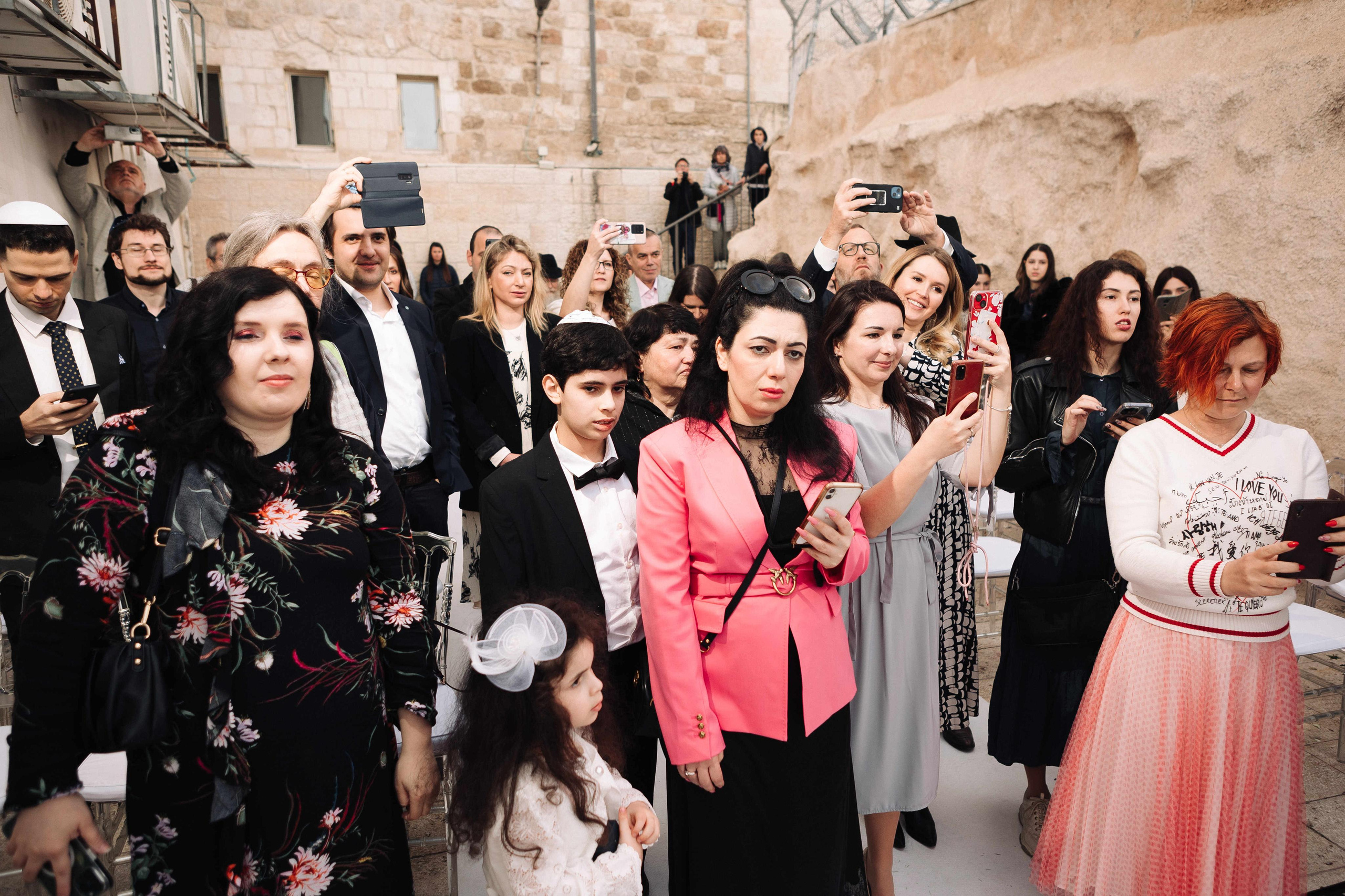 SMALL WEDDING IN THE OLD TOWN. PHOTOGRAPHER IN ISRAEL