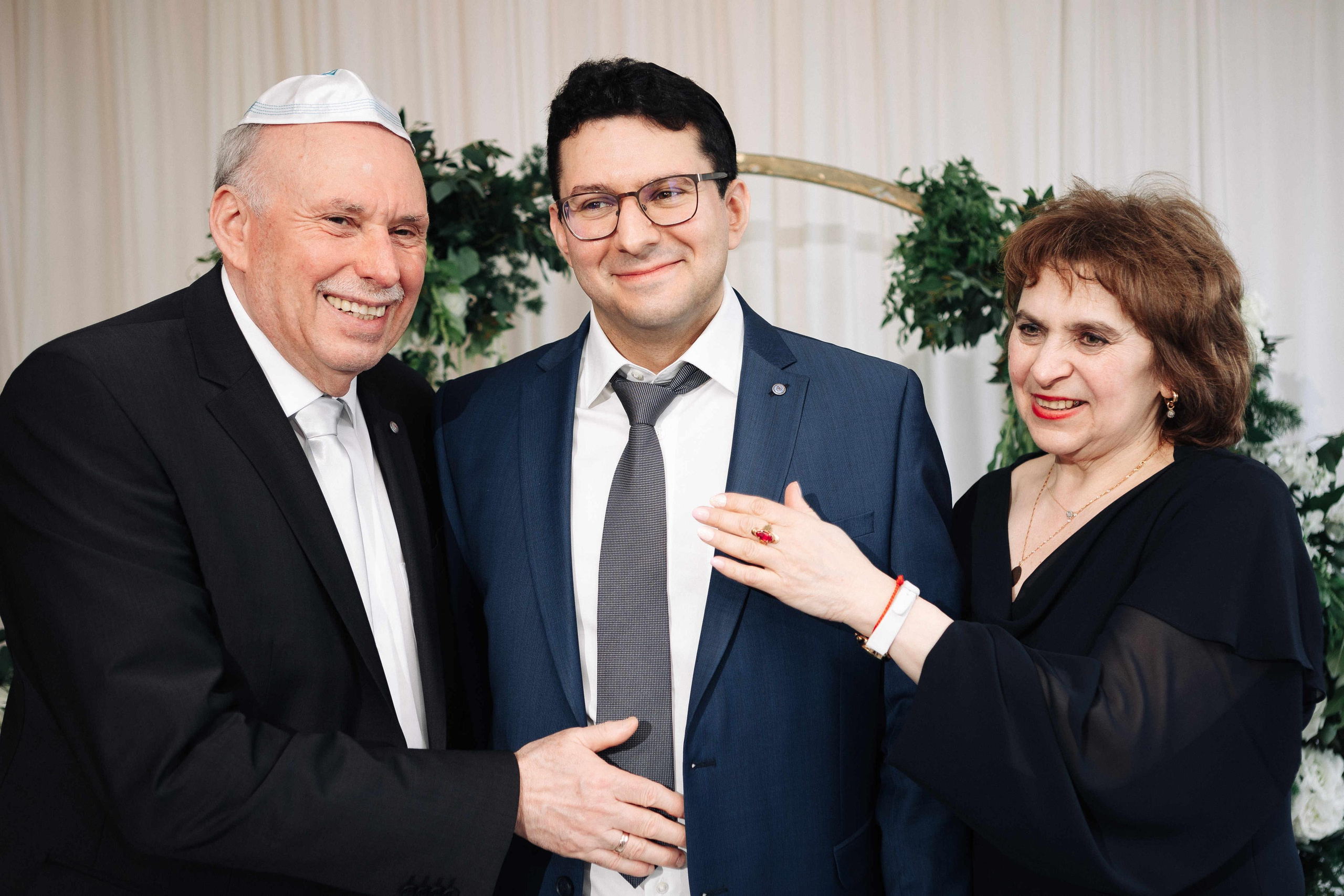 SMALL WEDDING IN THE OLD TOWN. PHOTOGRAPHER IN ISRAEL