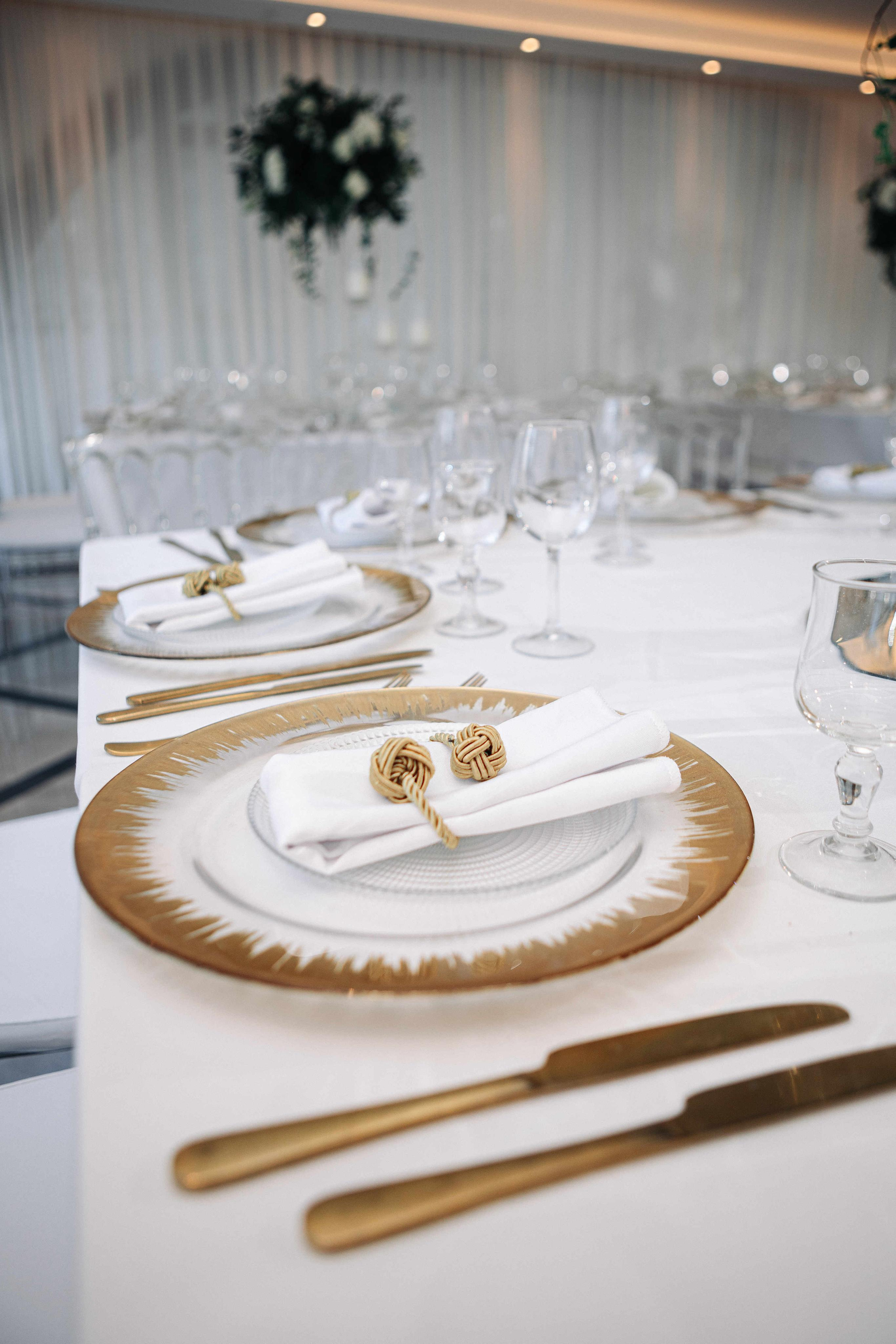 SMALL WEDDING IN THE OLD TOWN. PHOTOGRAPHER IN ISRAEL