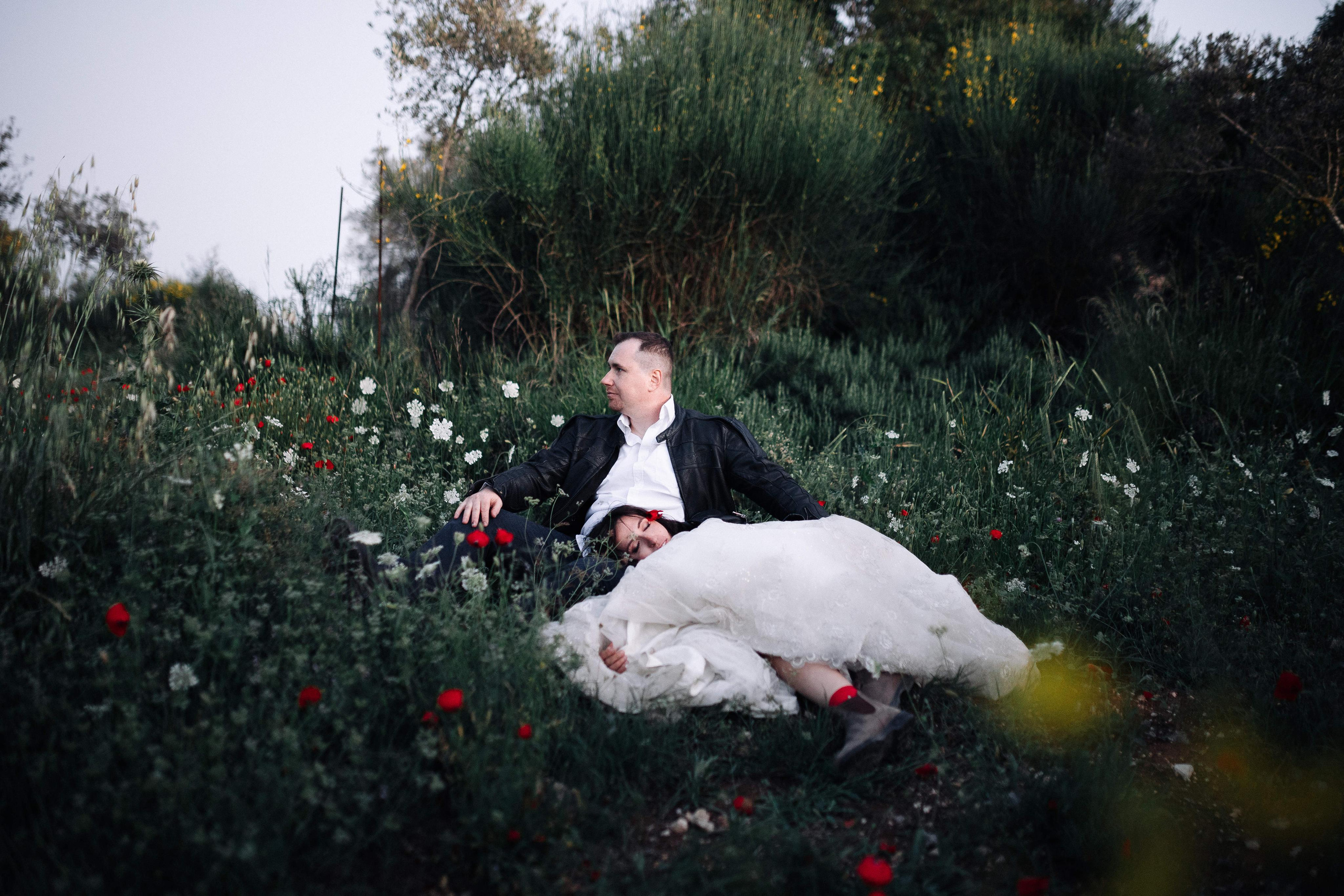 WEDDING PHOTOSHOOT WITH A MOTORCYCLE. PHOTOGRAPHER IN ISRAEL