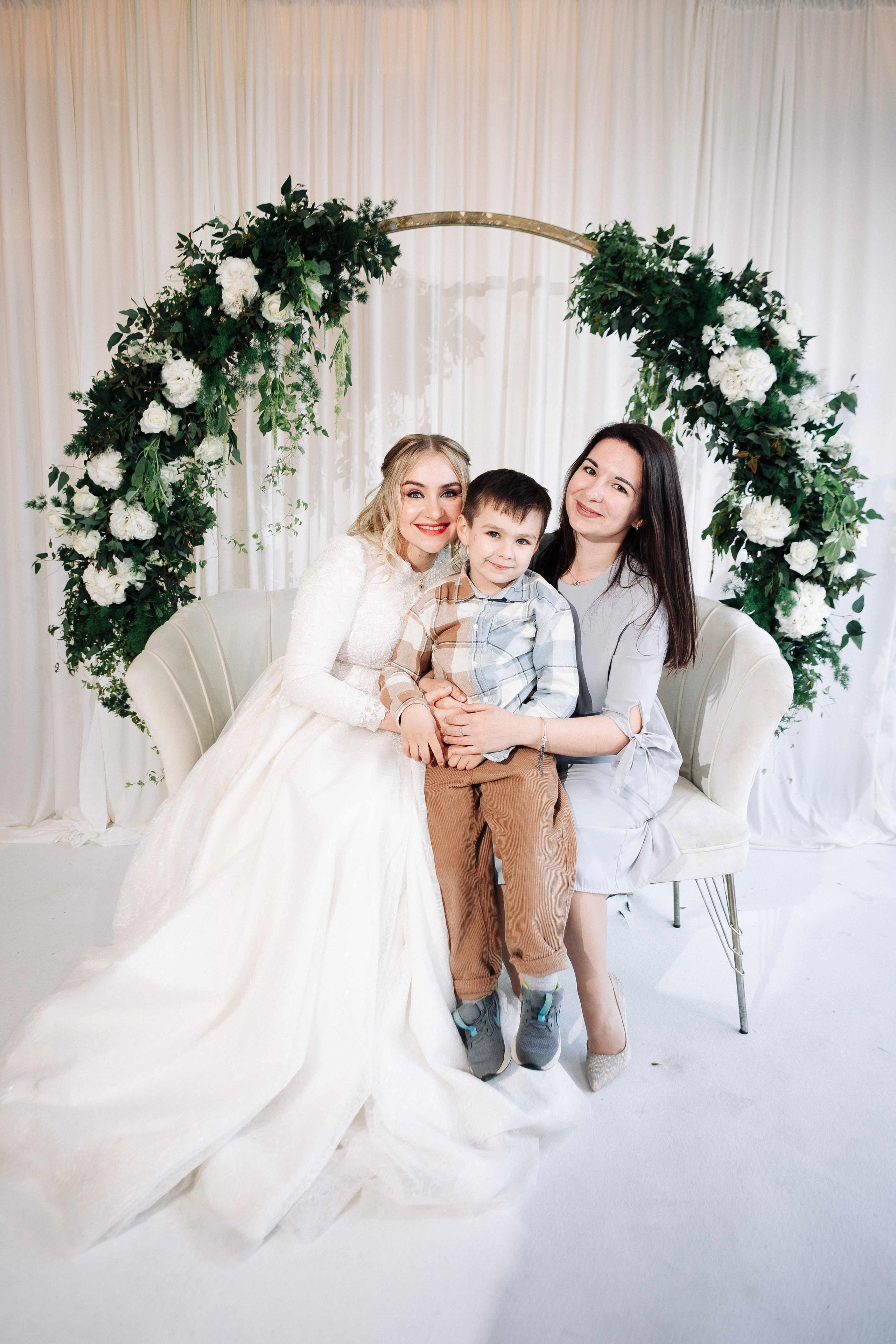 SMALL WEDDING IN THE OLD TOWN. PHOTOGRAPHER IN ISRAEL