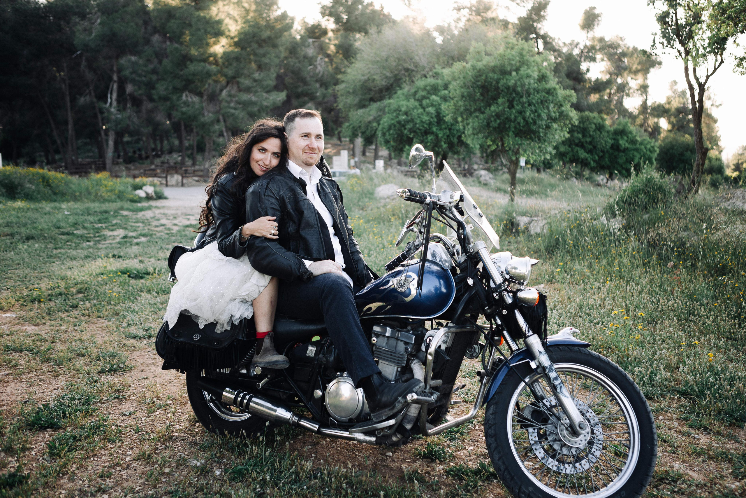 WEDDING PHOTOSHOOT WITH A MOTORCYCLE. PHOTOGRAPHER IN ISRAEL
