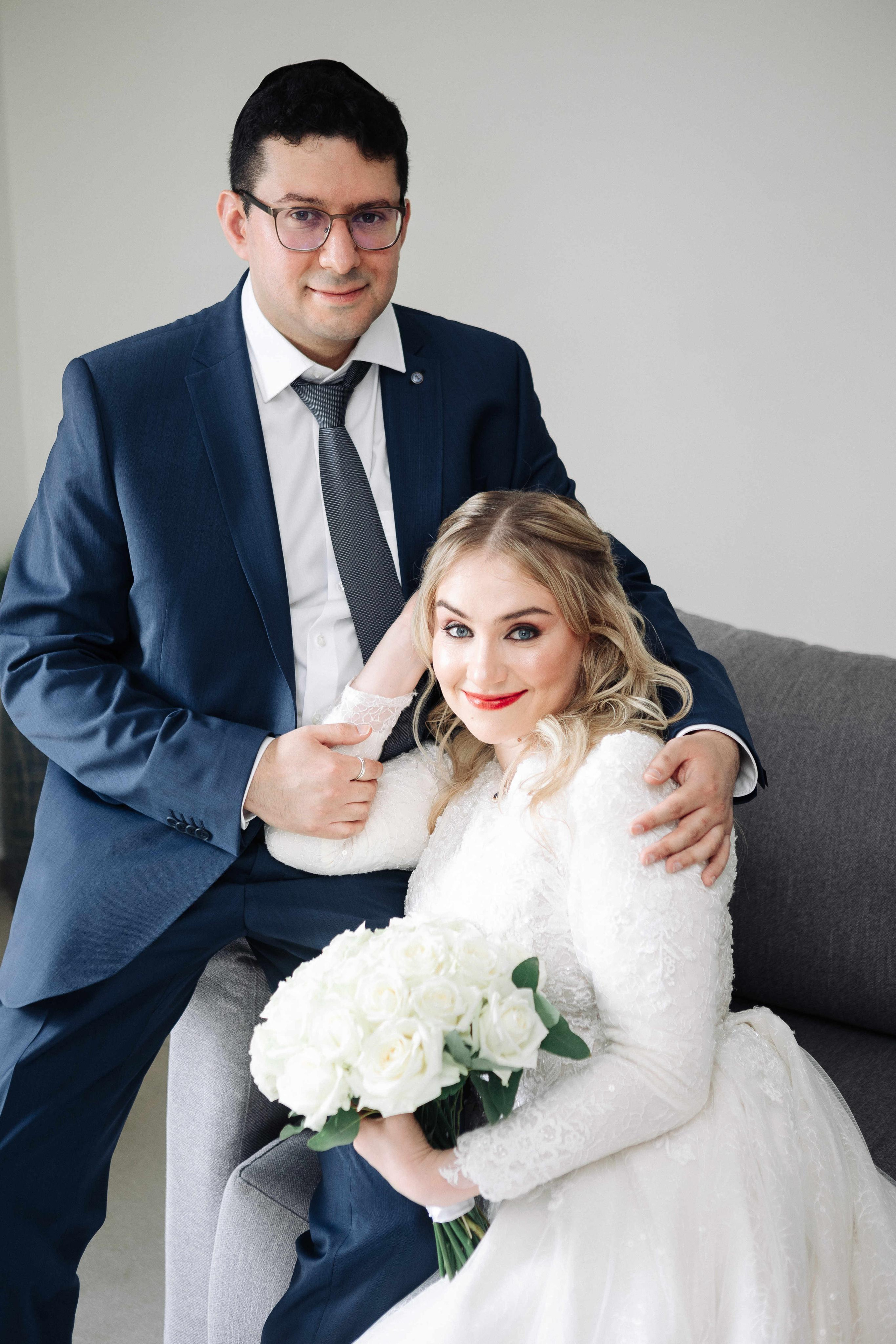 SMALL WEDDING IN THE OLD TOWN. PHOTOGRAPHER IN ISRAEL