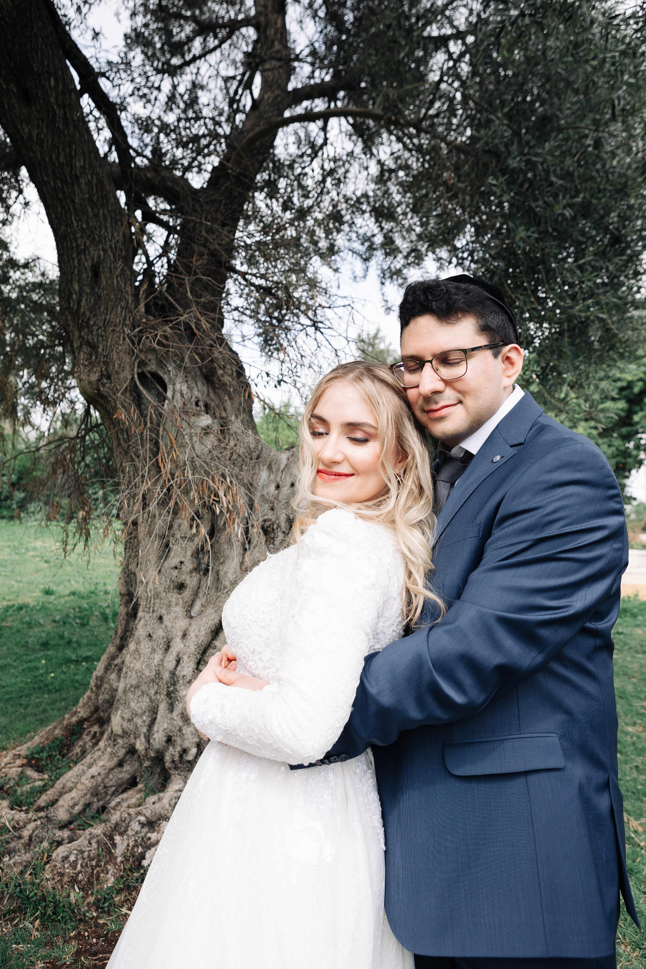 SMALL WEDDING IN THE OLD TOWN. PHOTOGRAPHER IN ISRAEL