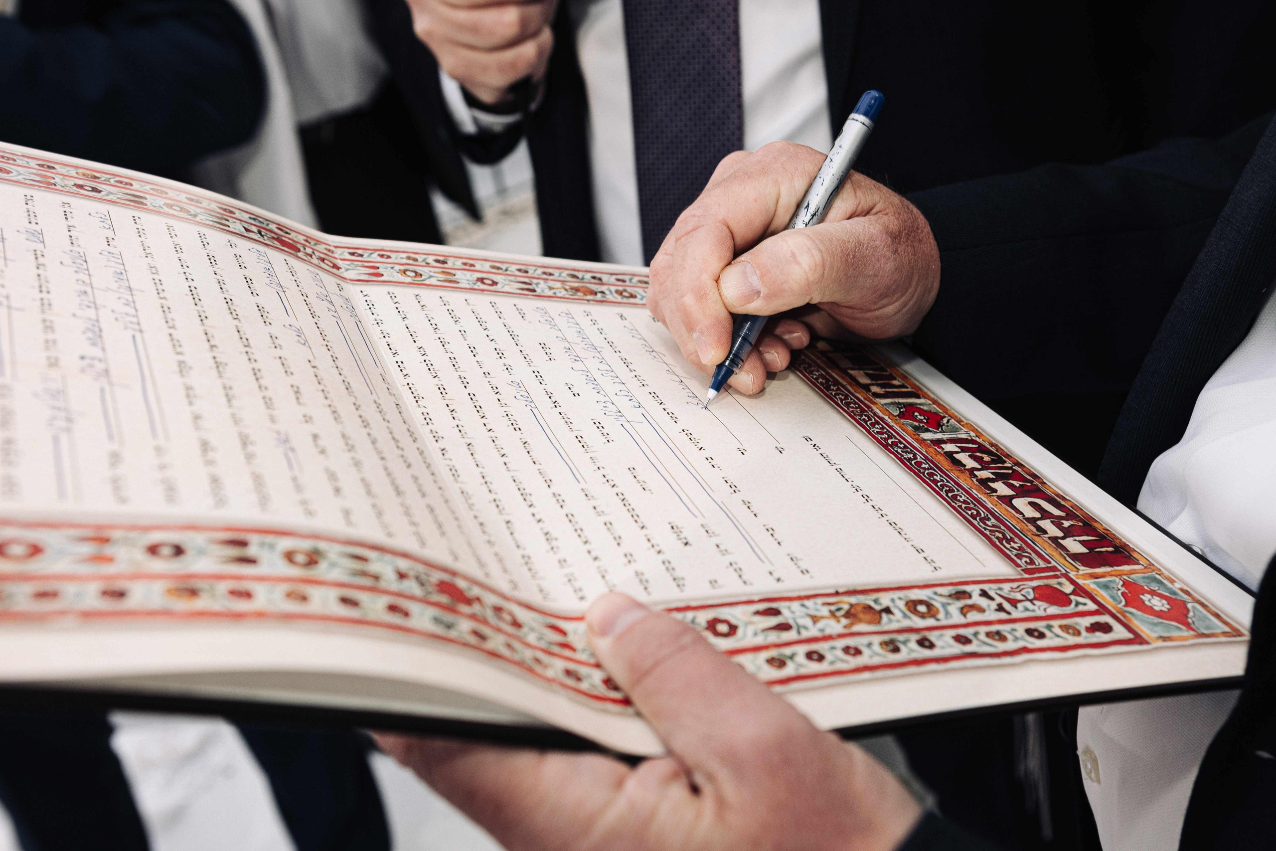 SMALL WEDDING IN THE OLD TOWN. PHOTOGRAPHER IN ISRAEL